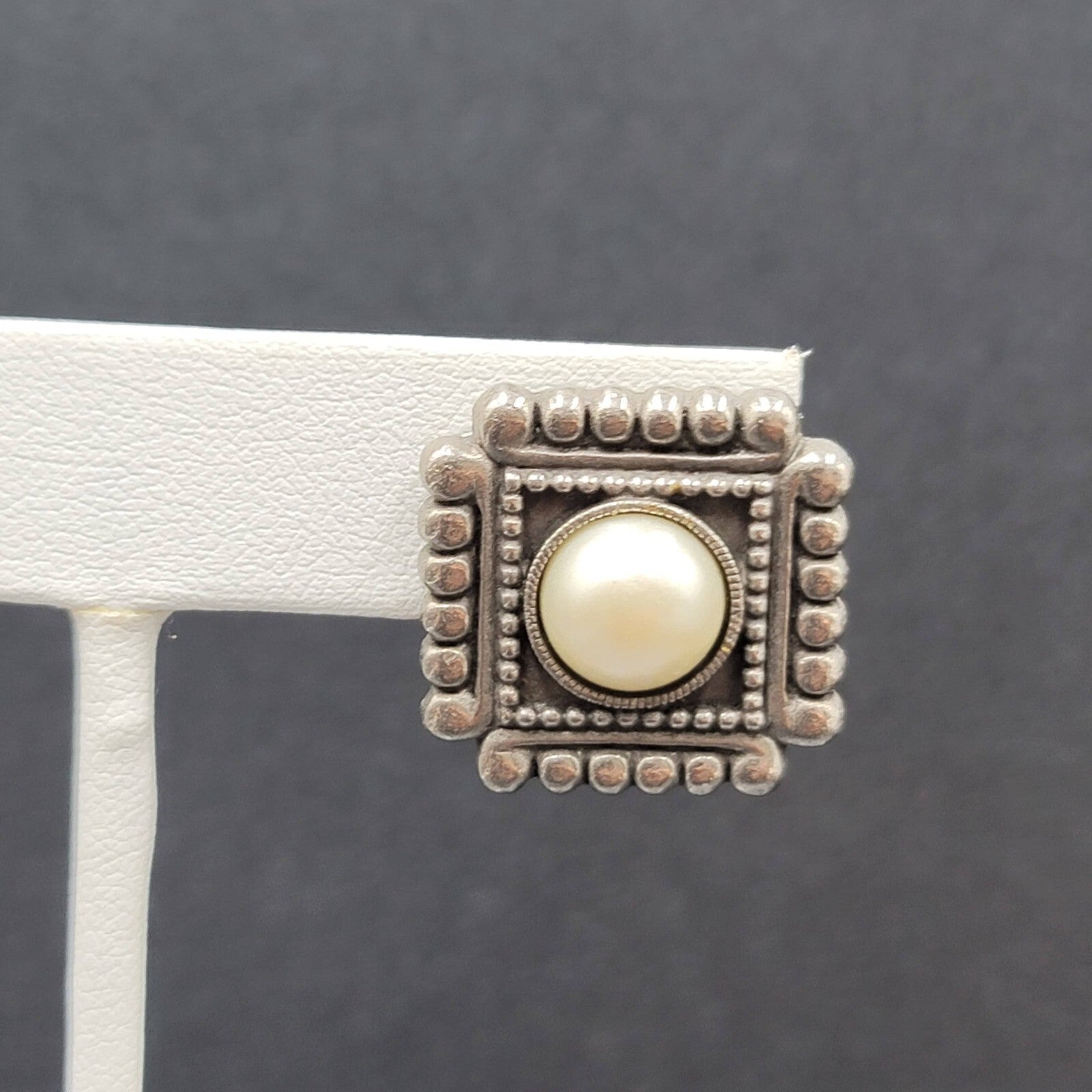 Pierced Earrings Embossed Square White Center 3/4"