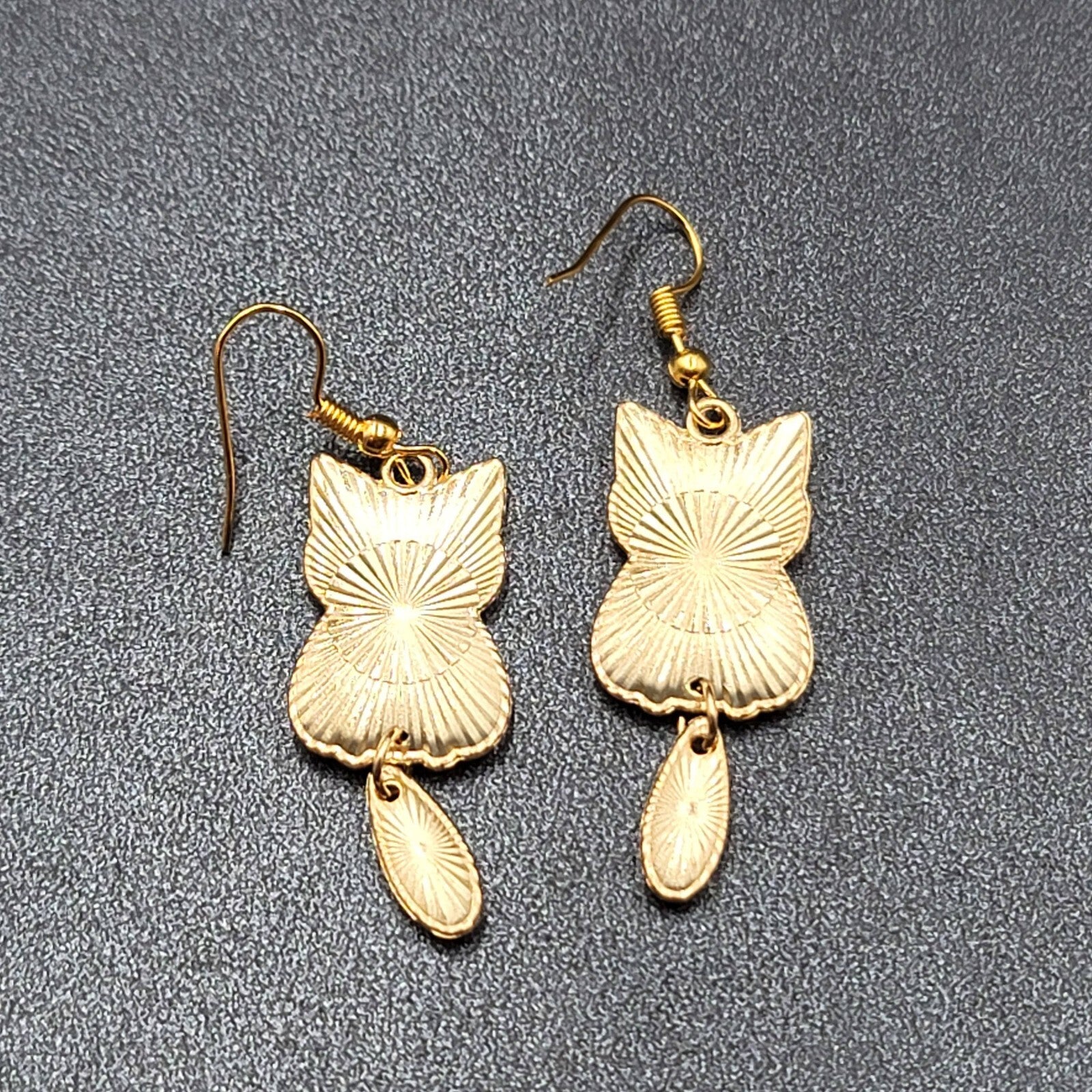Black Tabby Kitty Cat Pierced Earrings Gold tone Dangle Tail 1.5"