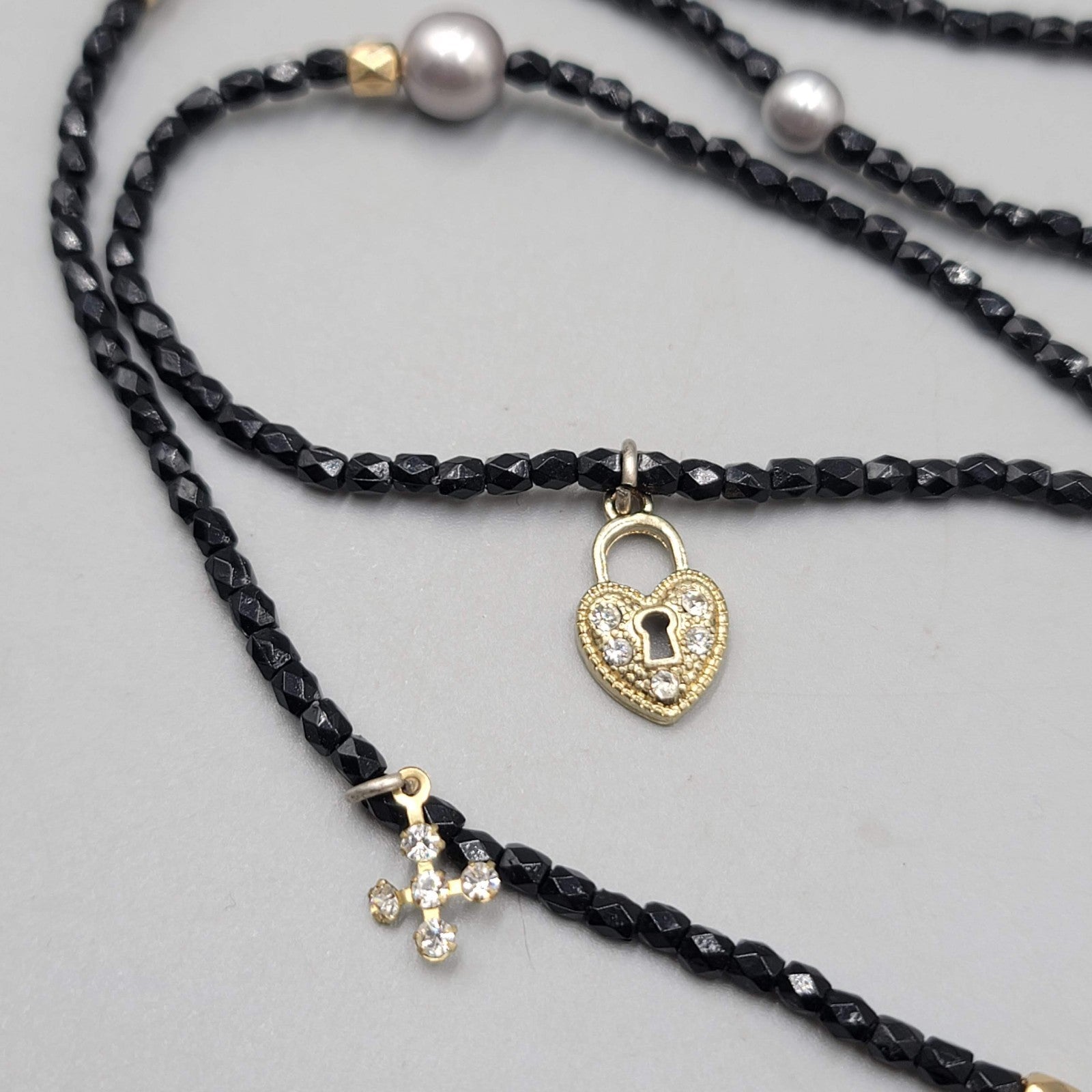 AEO American Eagle Outfitters Necklace Black Seed Bead Gold tone Charms Long 36"