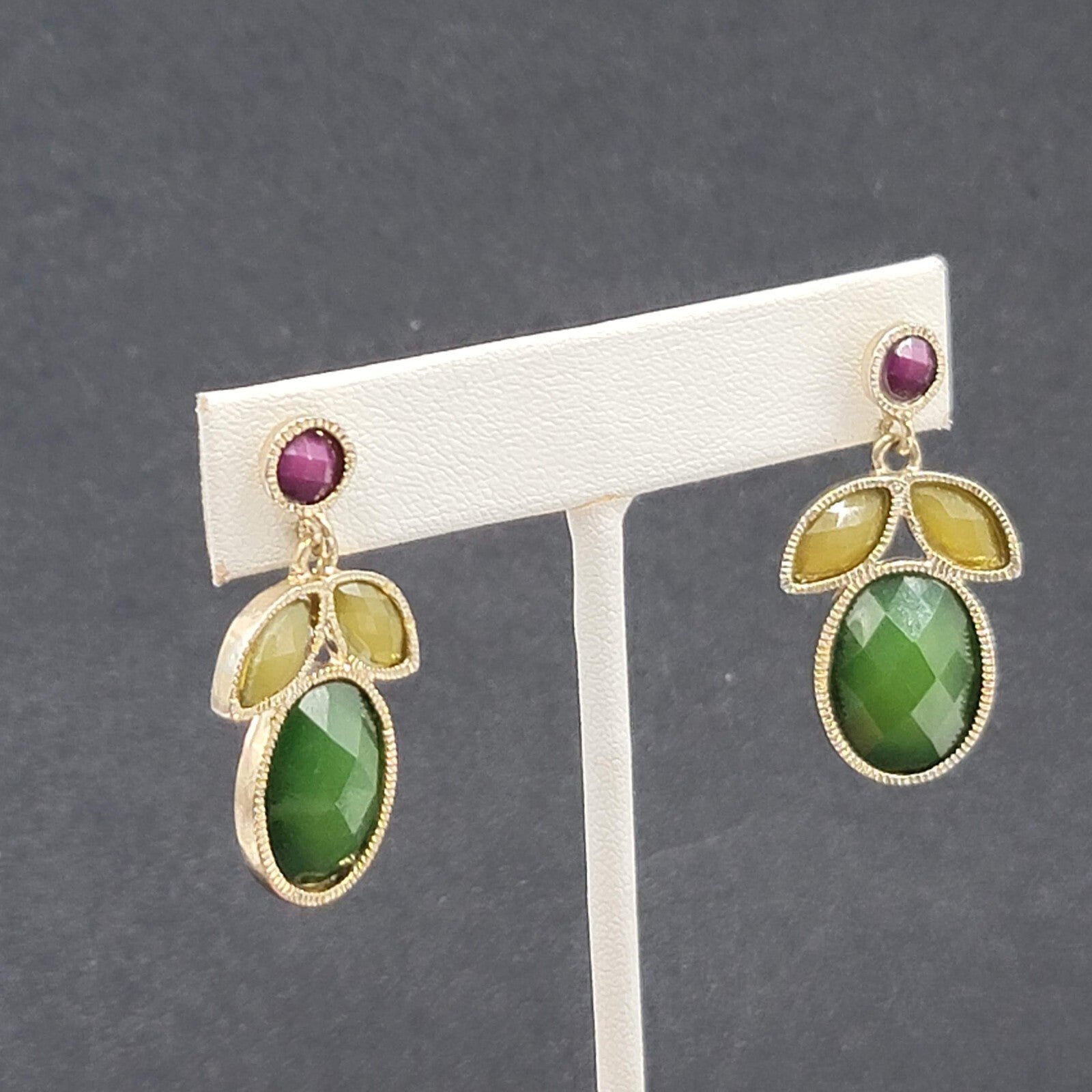 Pierced Earrings Gold tone Faceted Multicolor Dangle Green Red Yellow 1.5"