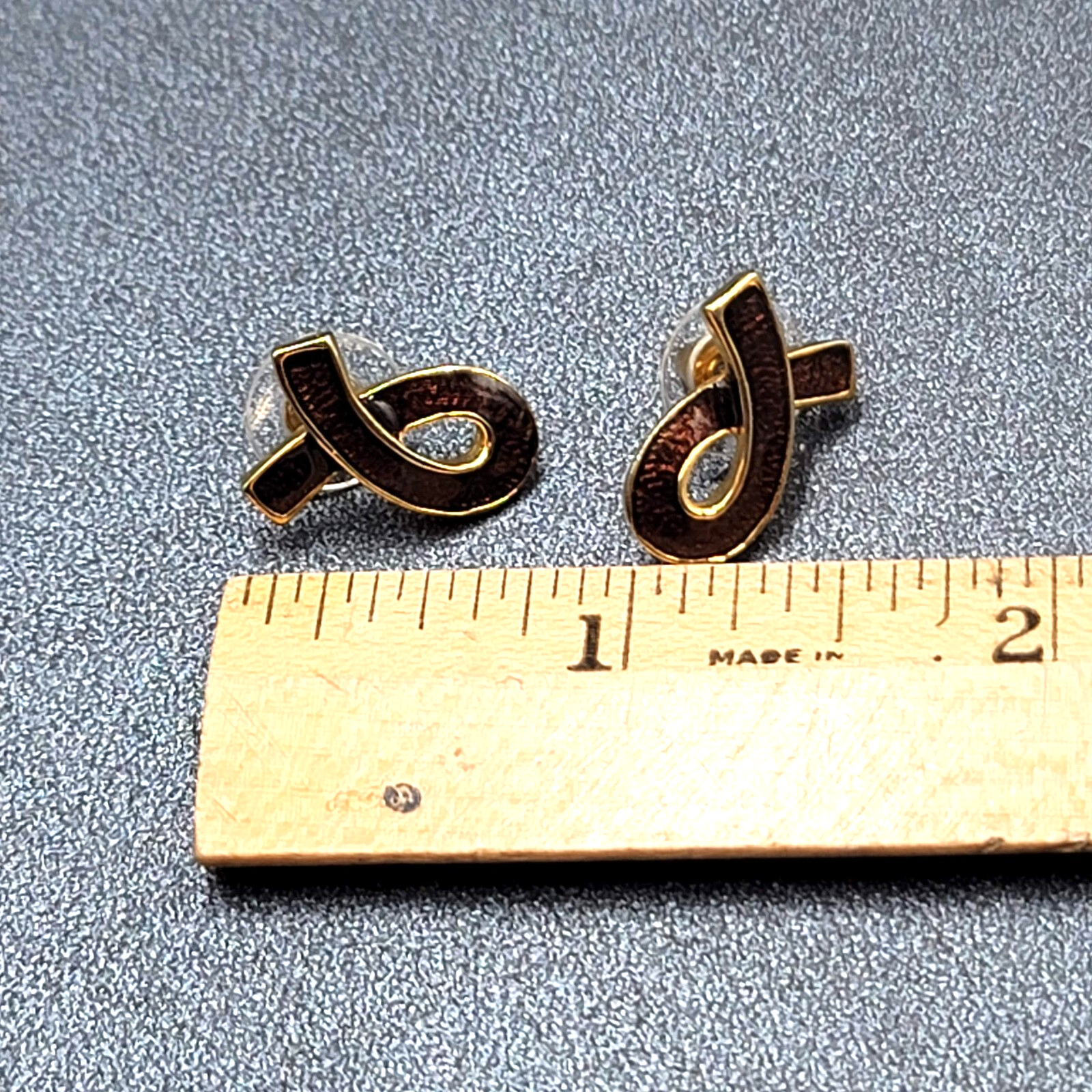 Vintage Pierced Earrings Gold tone Brown Enamel Ribbon Swish Studs 3/4"