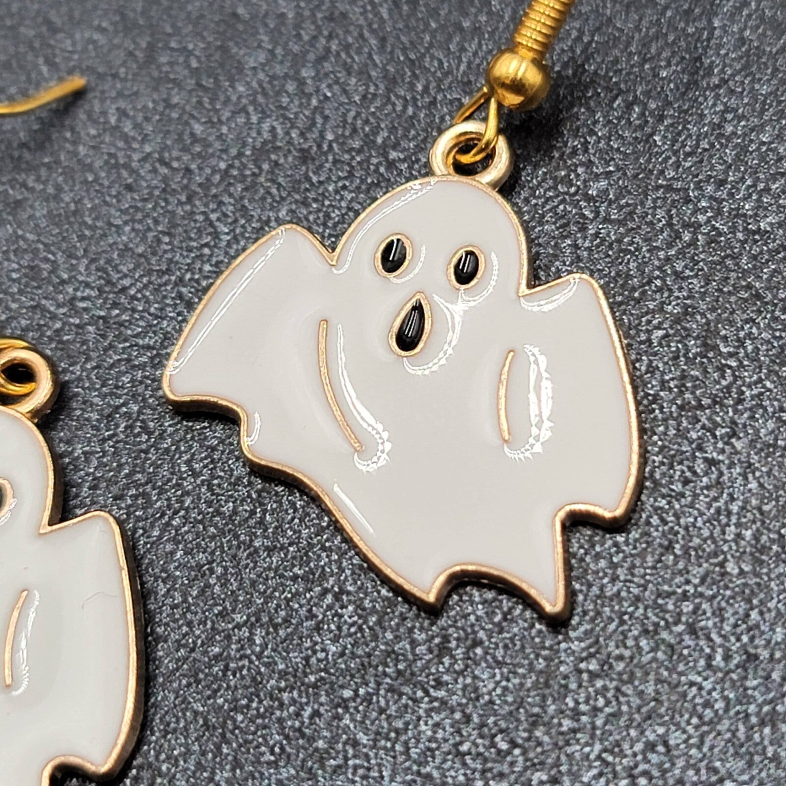 Halloween Spooky White Ghost Pierced Earrings Gold tone Enamel Dangle 1"