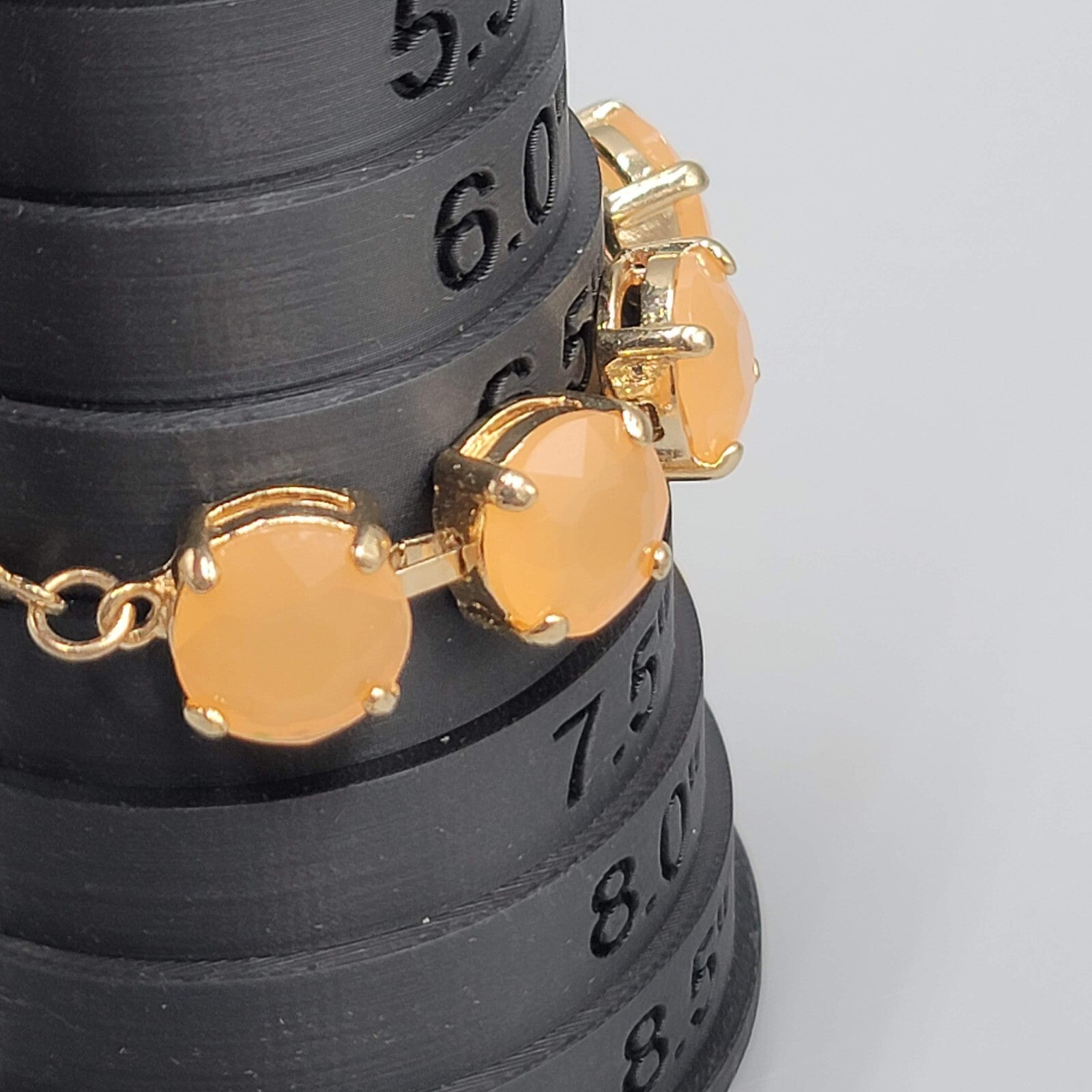 Leslie Danzis Bracelet Gold tone Peach Accents 6.5"-7.5"
