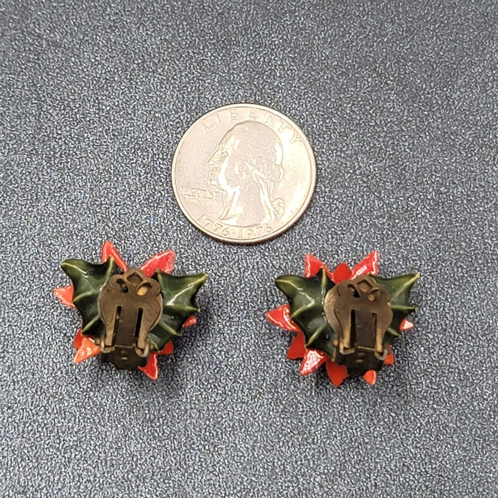 Vintage Clip on Earrings Brooch Set Christmas Poinsettia Plastic Costume Jewelry