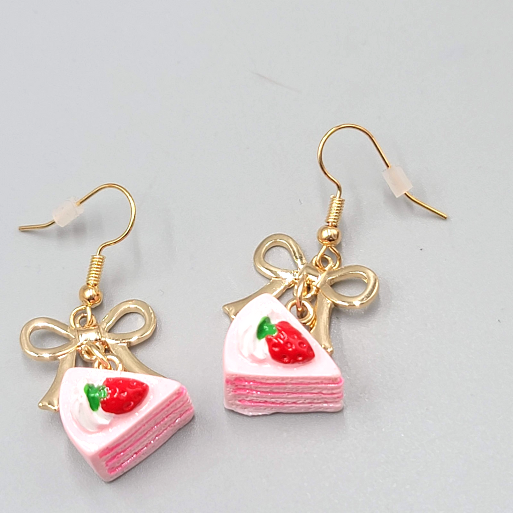 Strawberry Shortcake Slice Pierced Earrings Dangle Bow Gold Tone Cake 1"