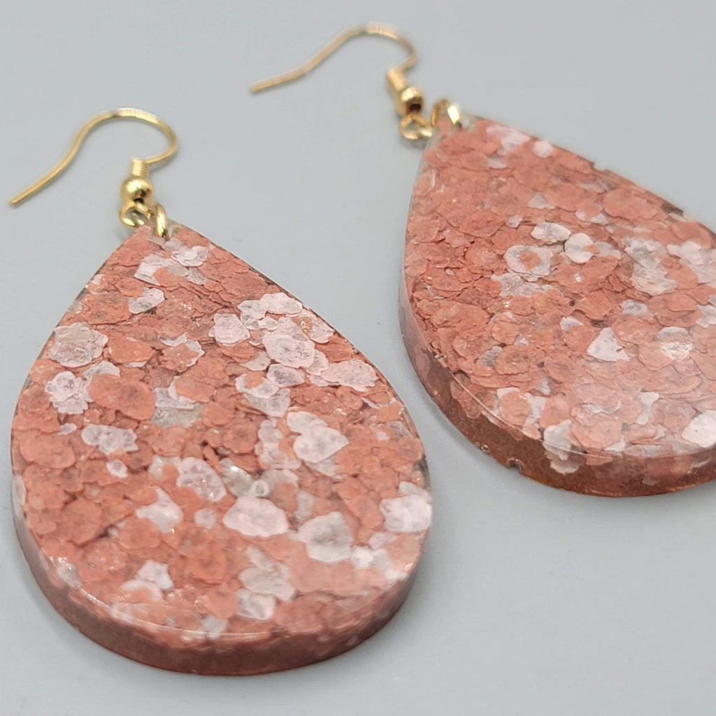 Confetti Resin Teardrop Pierced Earrings Gold tone Dangle Pink Mauve 2 in
