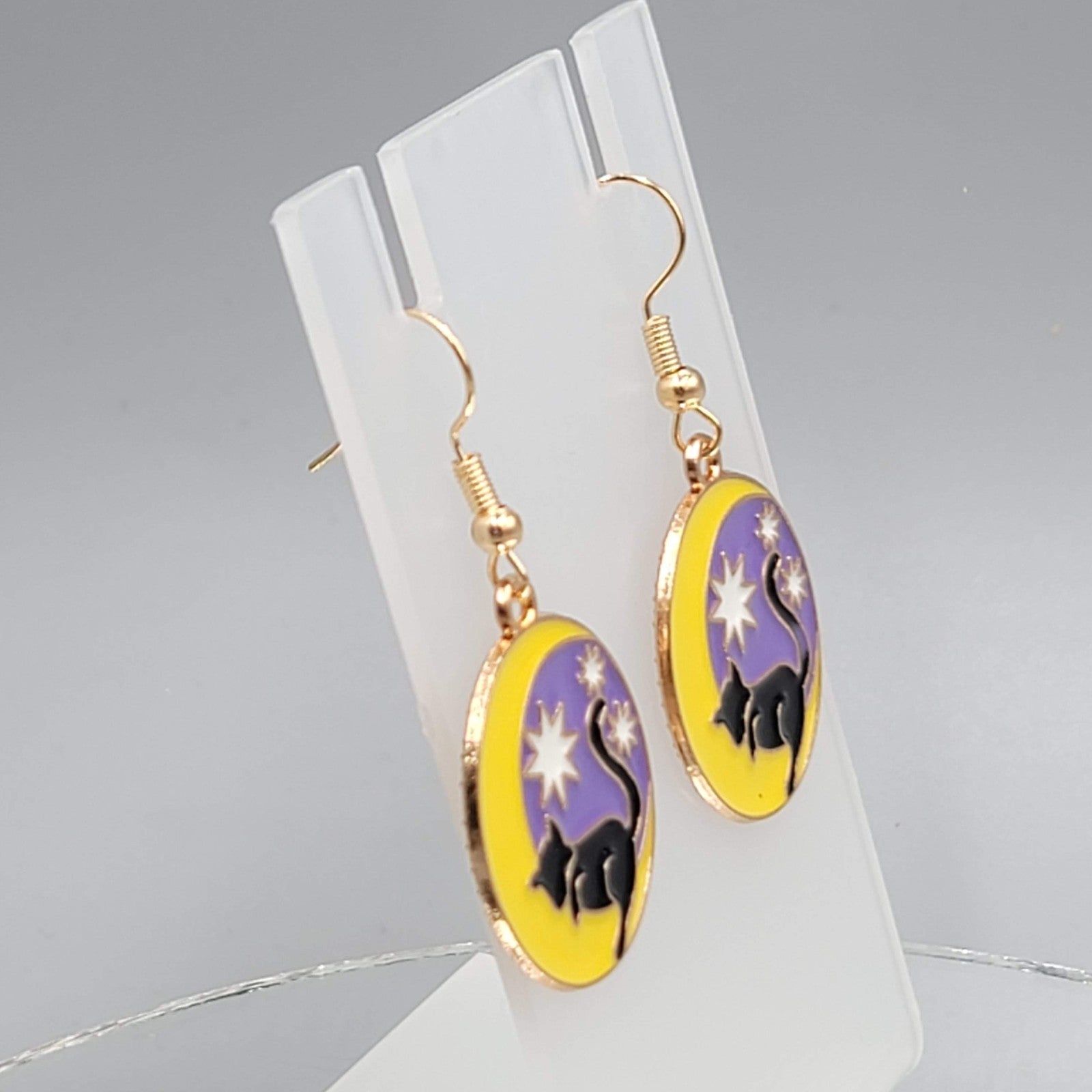 Kitty Cat in the Sun Enamel Pierced Earrings Gold tone Dangle 1 1/8"