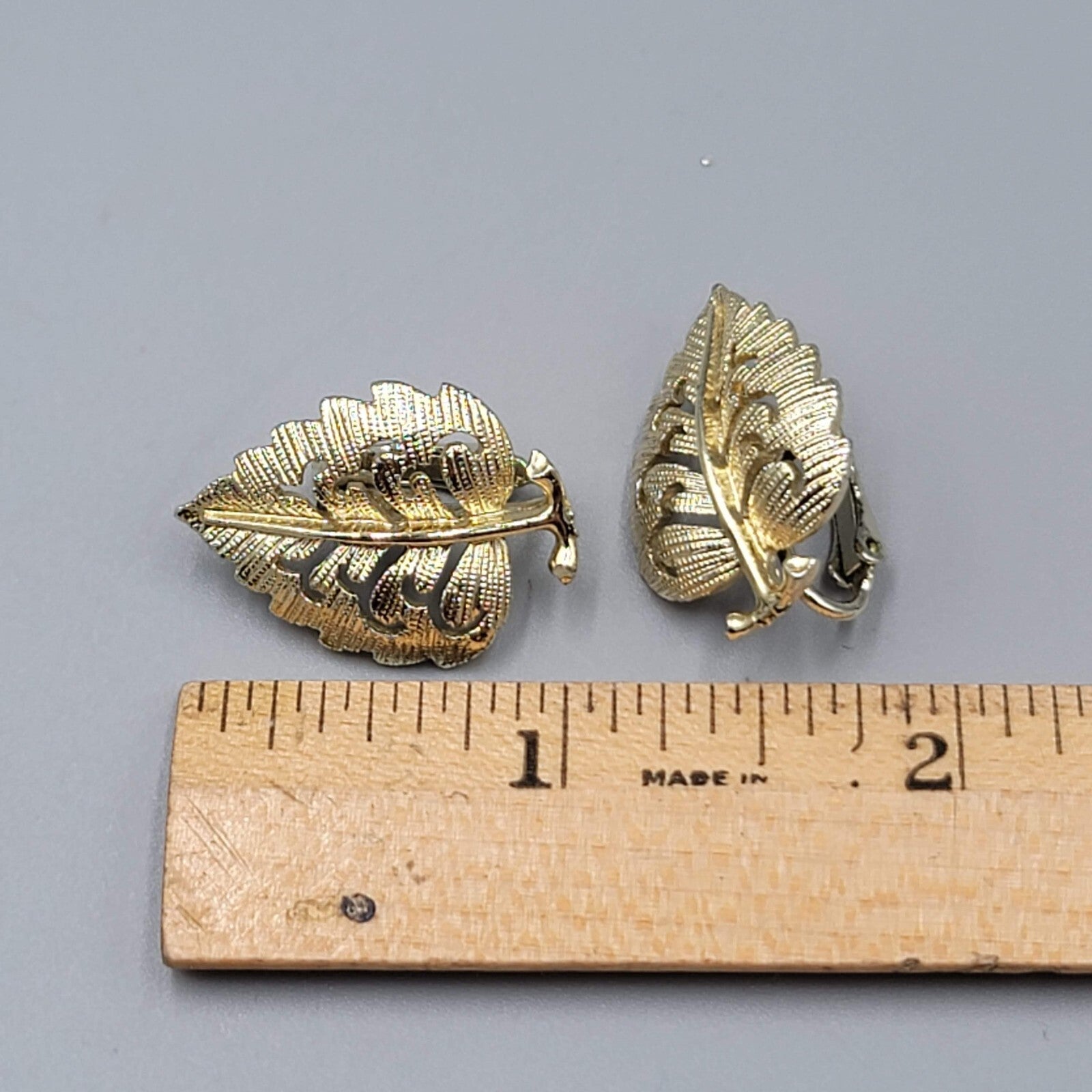 Vintage Aspen Leaf Clip on Earrings Light Gold tone 1"
