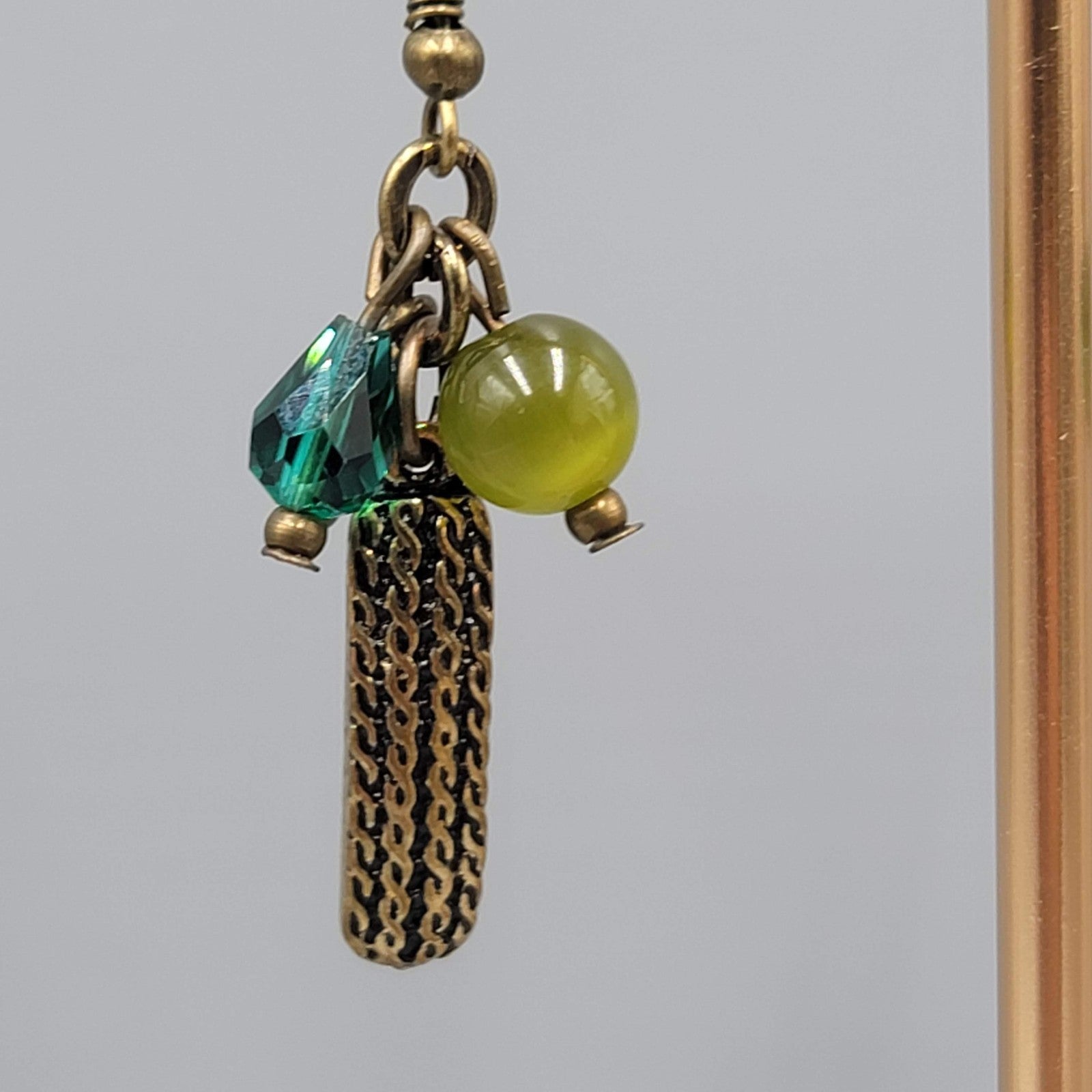 Green Black Glass Bead Pierced Earrings Bronze tone Dangle 1.25 in
