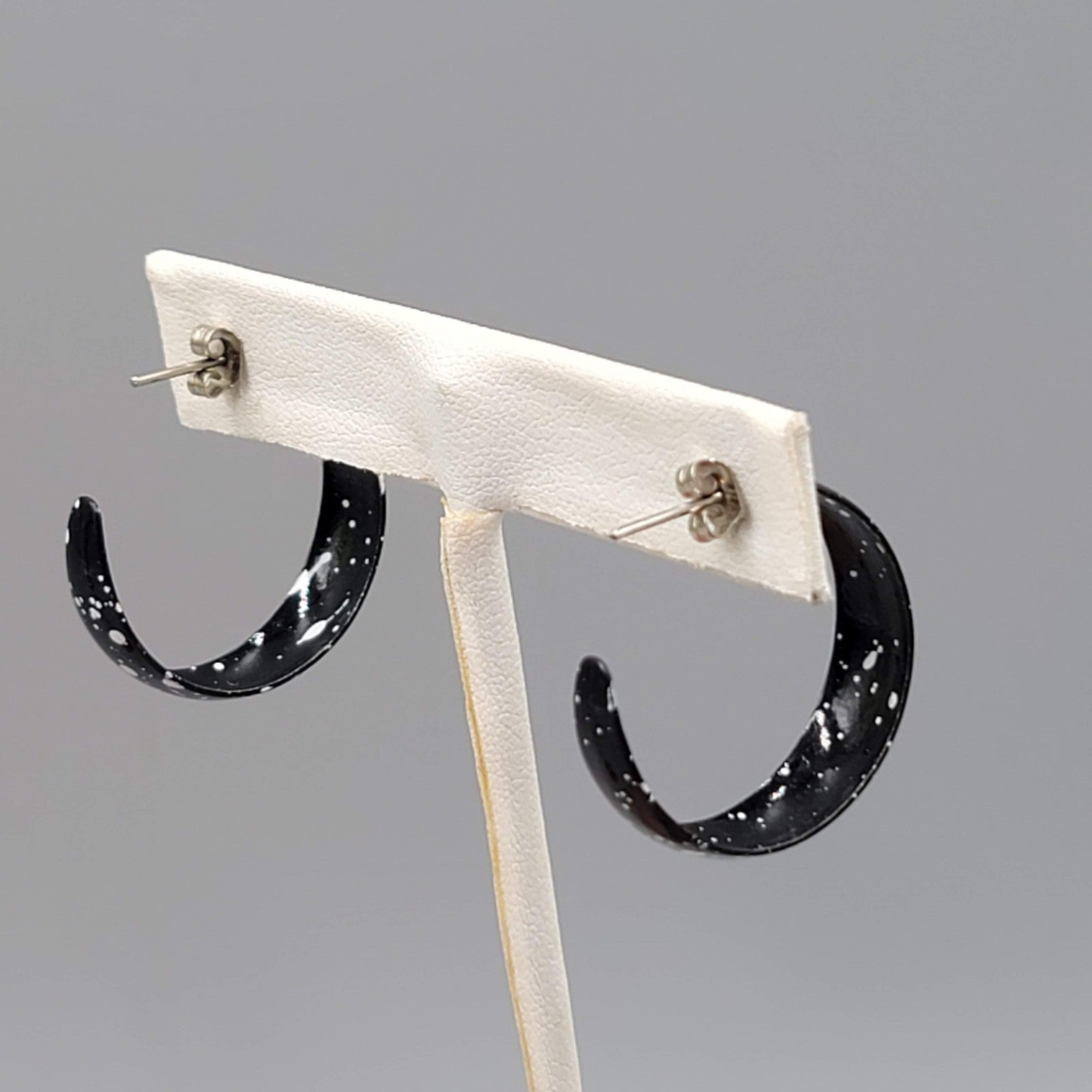 Black White Speckle Enamel Hoops Pierced Earrings 1 1/8 in