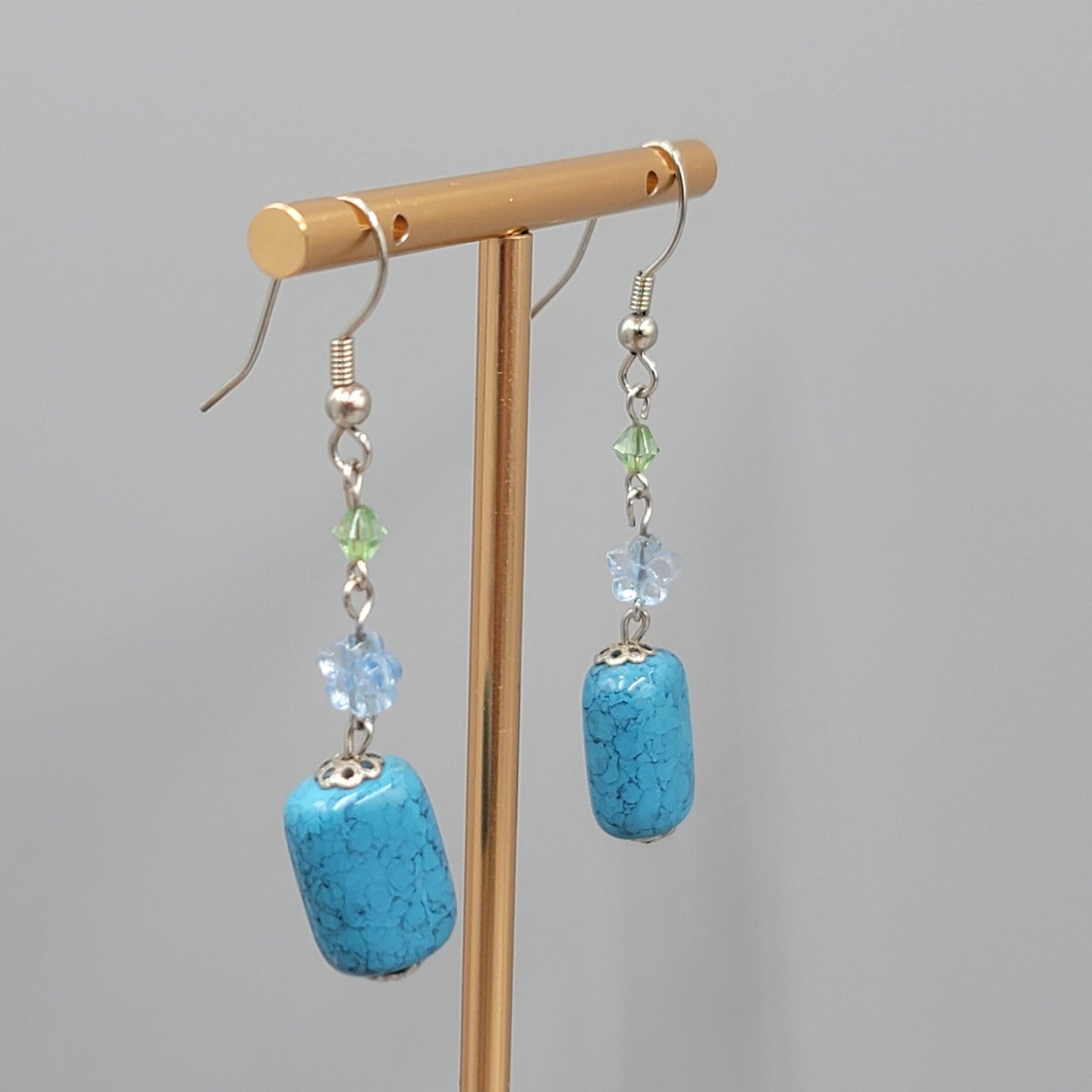 Blue & Green Bead Pierced Earrings Silver tone Dangle  1.5 in