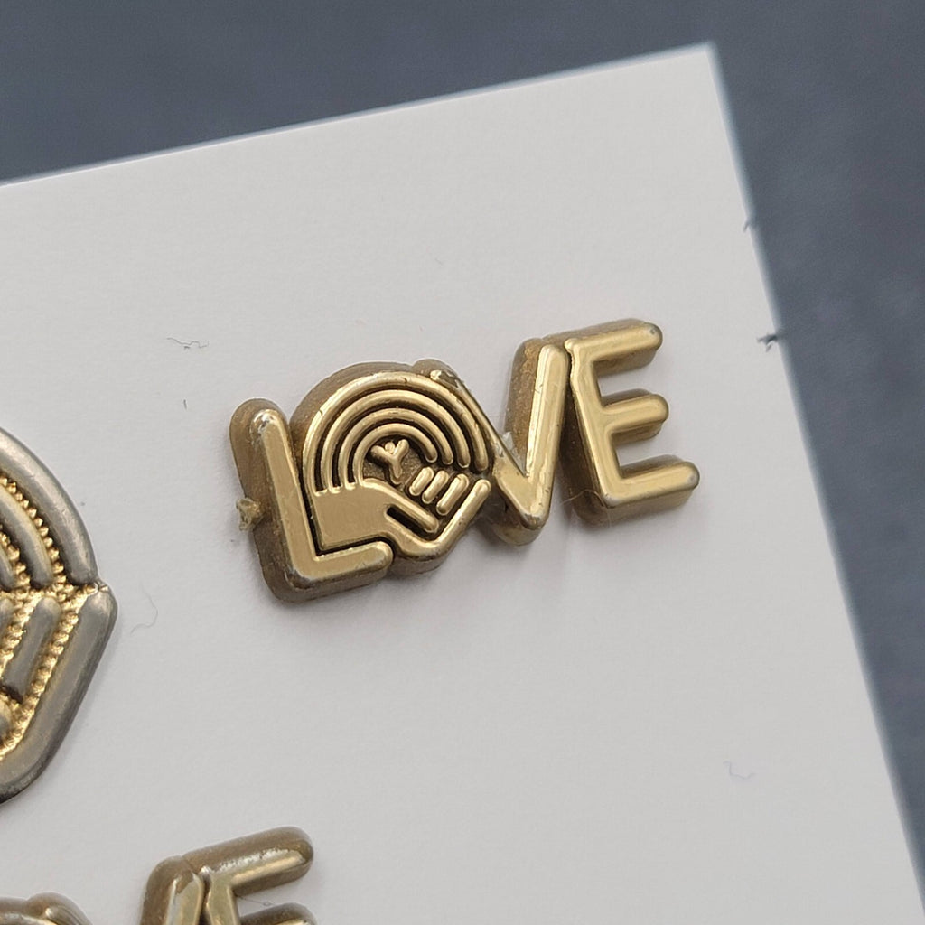 Vintage Lot of 4 Pins United Way Pin Back Plastic and Metal Love One Sticker
