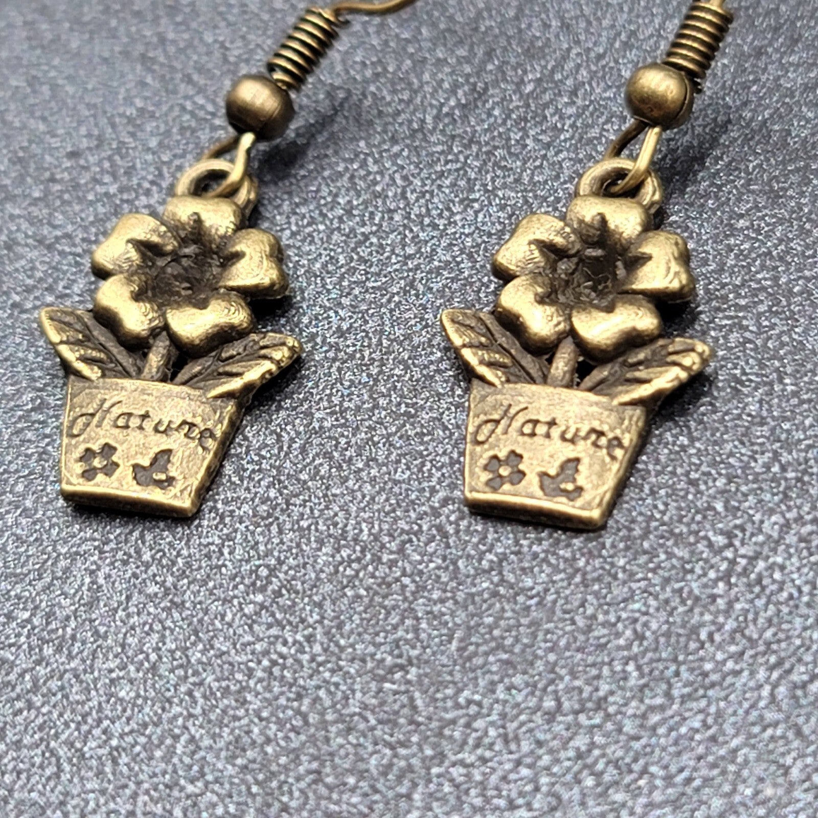 New Flower Pot Pierced Earrings Nature Bronze tone Dangle 3/4"