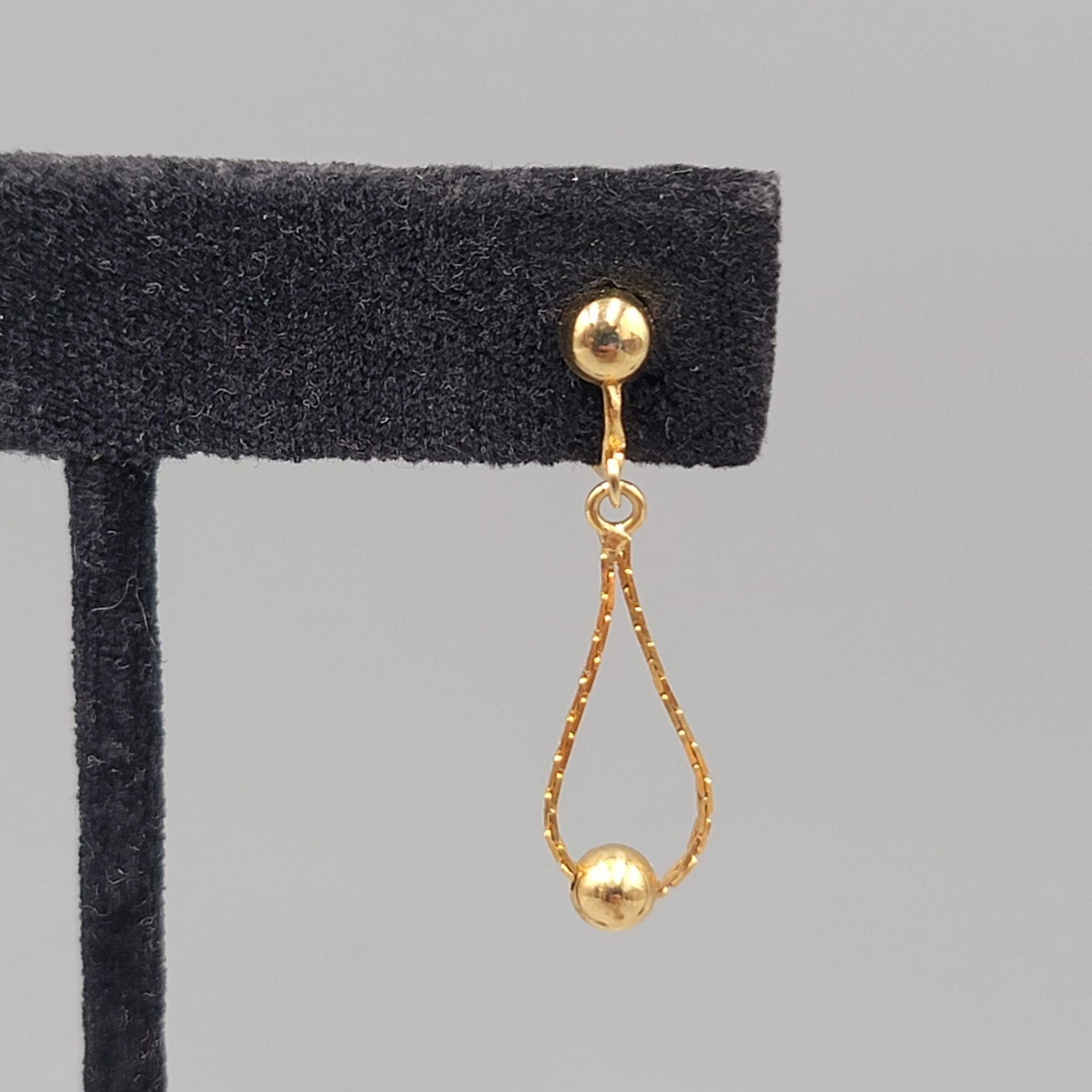 Vintage Gold tone Chain Bead Dangle Clip on Earrings 1 in