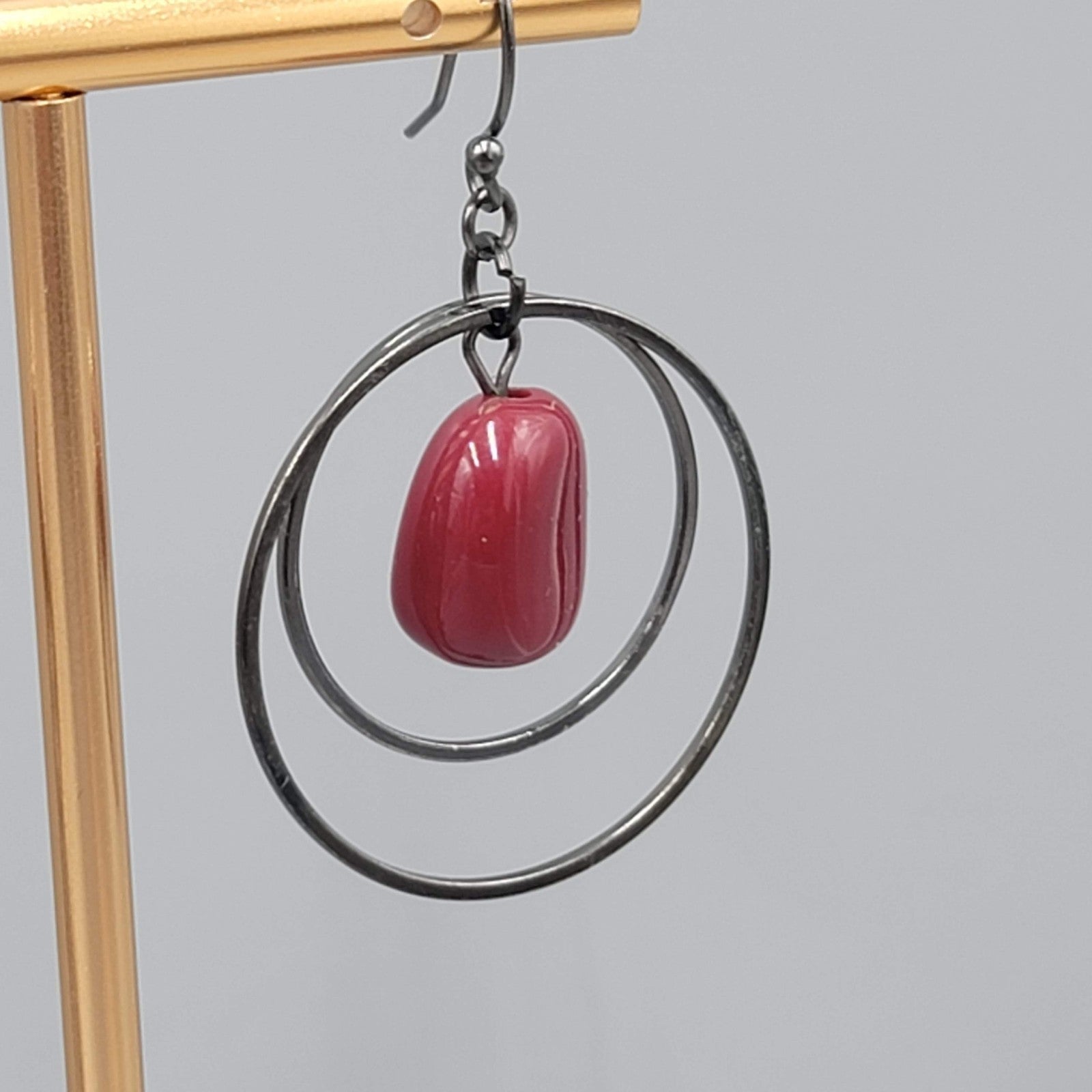 Black Metal Double Rings Pierced Earrings Maroon Bead Dangle 1.25 in