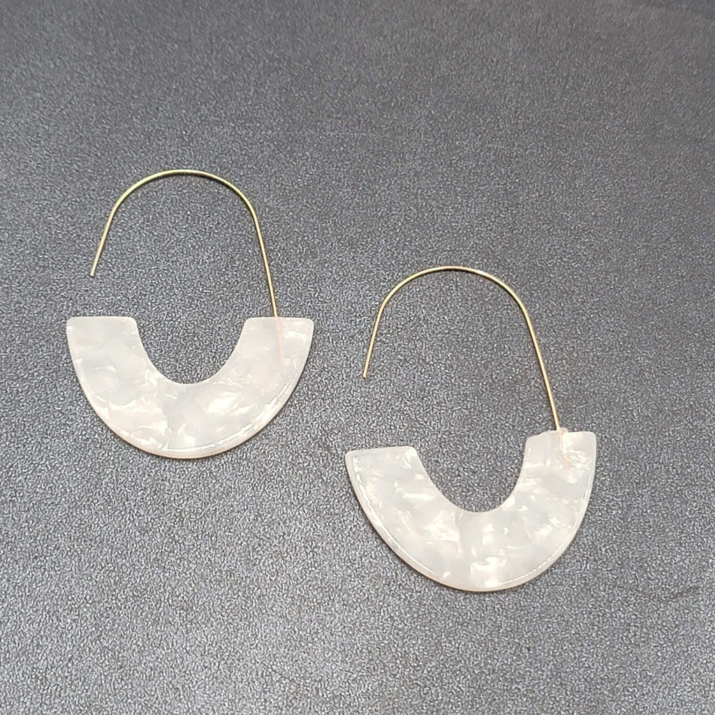 Pierced Earrings Gold tone Hook White Pearloid Resin Statement Dangle 2.75"