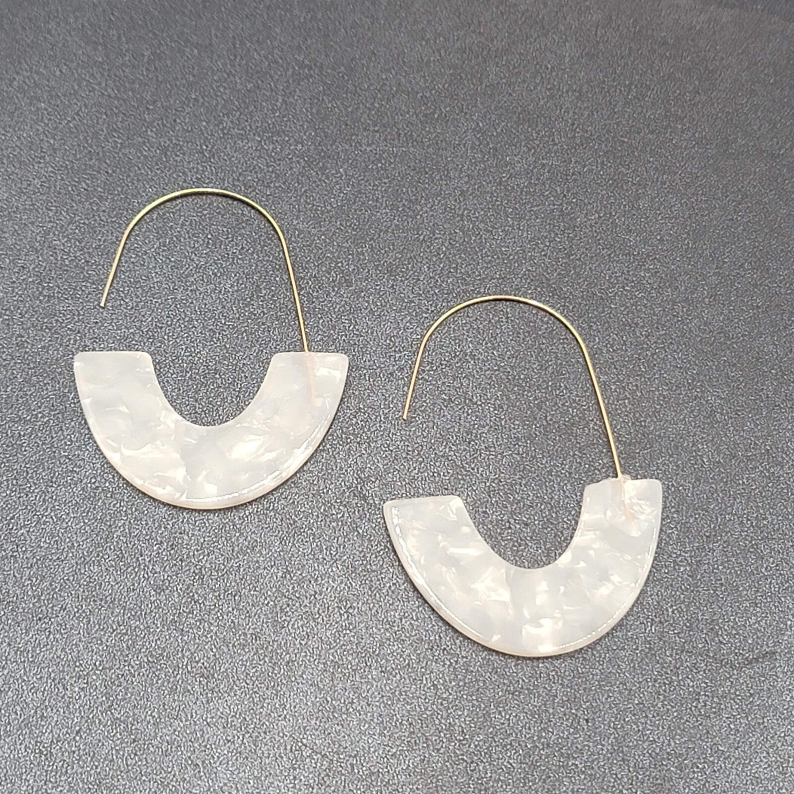 Pierced Earrings Gold tone Hook White Pearloid Resin Statement Dangle 2.75"