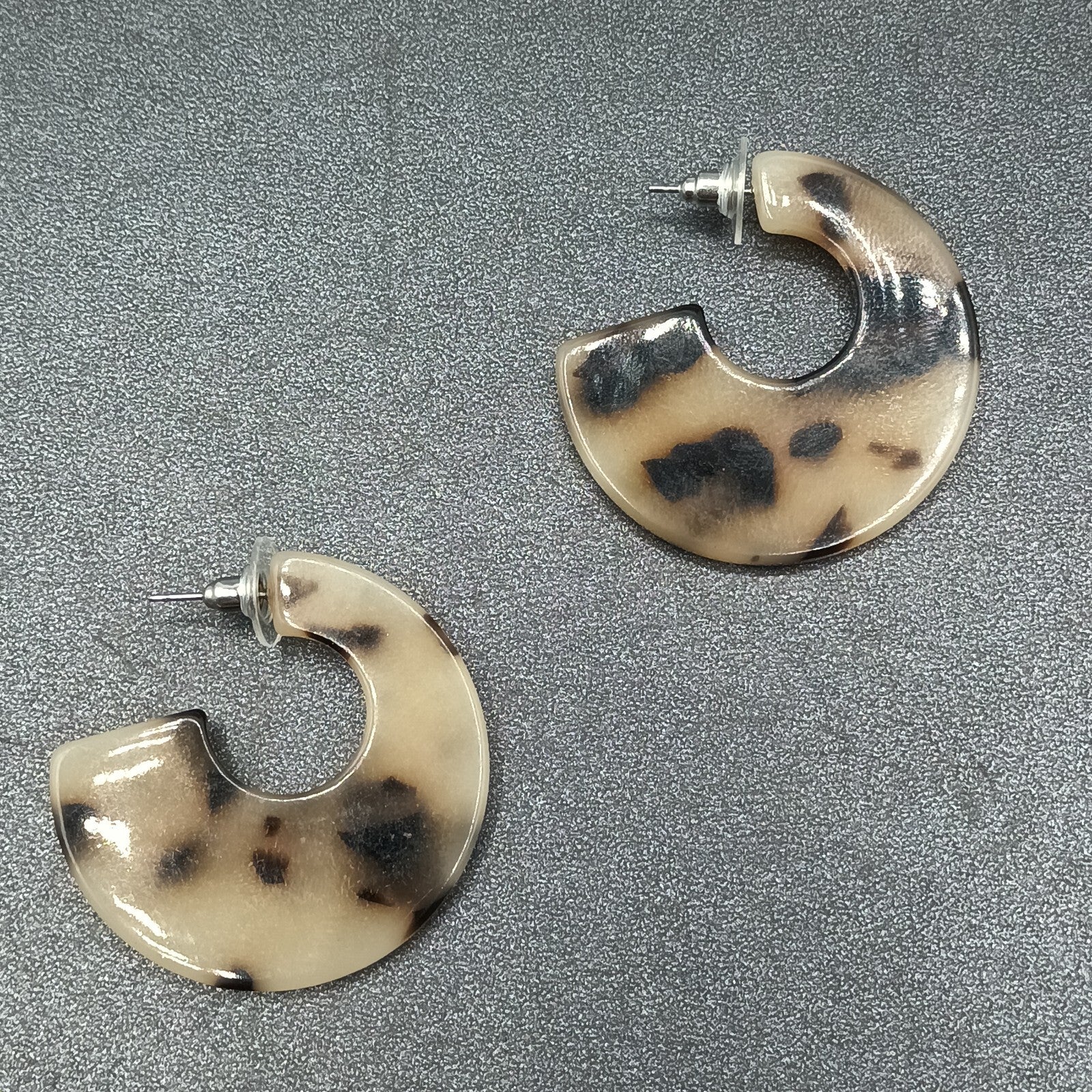 Pierced Earrings Brown Speckled Acrylic Wide Half Hoop Drop 1 5/8"