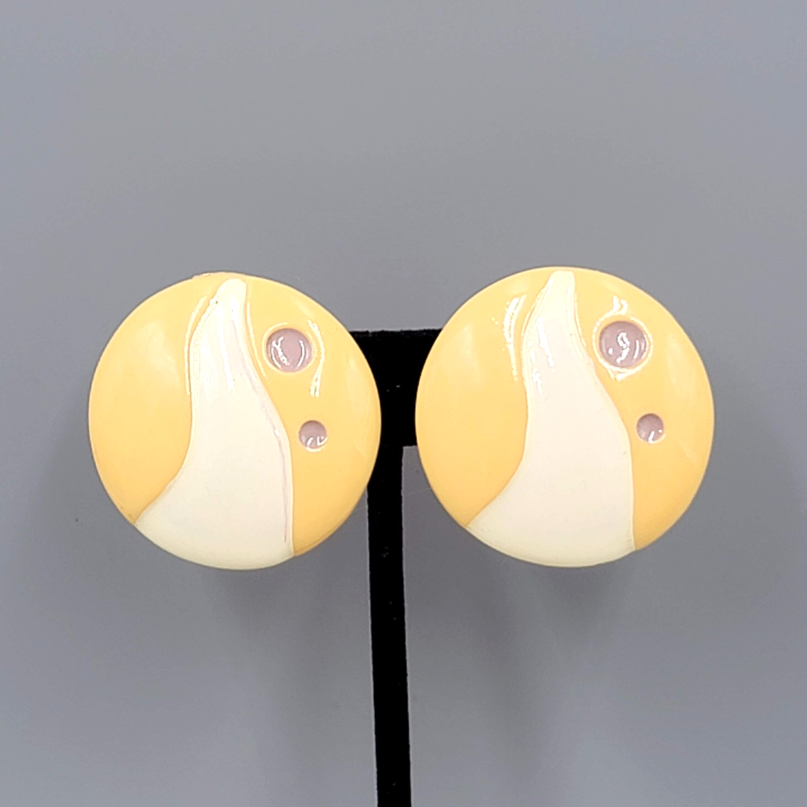 Vintage Artistic Round Acrylic Statement Clip on Earrings 1.25"