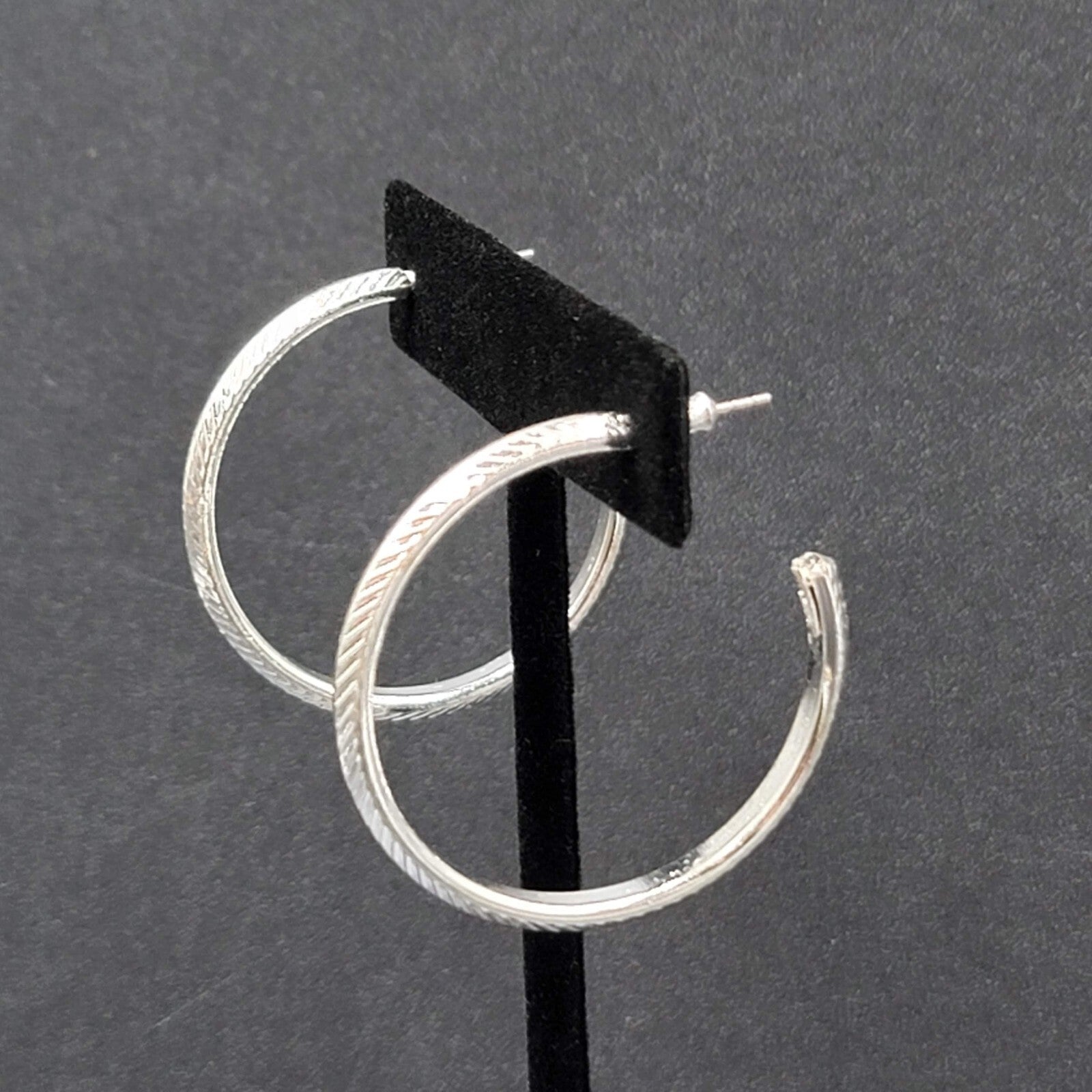 Pierced Earrings Silver tone Textured Hoops 1.5"