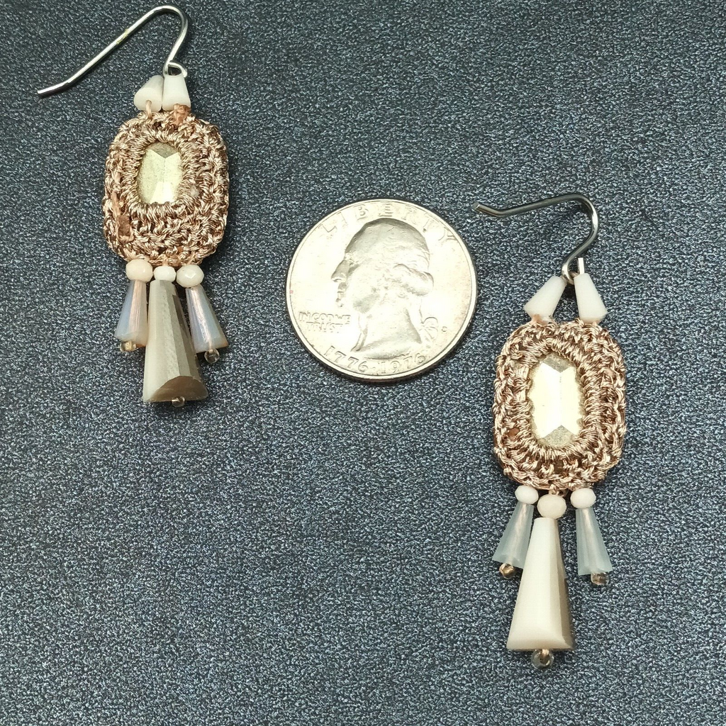 Pierced Earrings Gold tone Mesh Wrapped Yellow Faceted Acrylic Dangle 1 3/4"