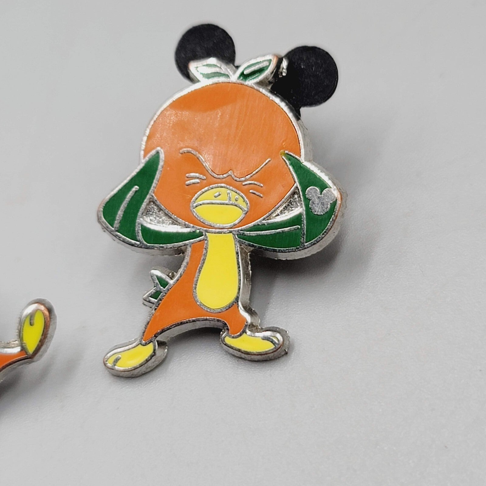 Disney Pin Hidden Mickey Orange Bird Lounging Frustrated Lot of 2
