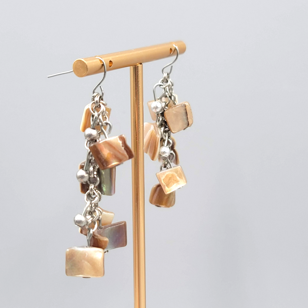 Beige Shell Cluster Pierced Earrings Silver tone Dangle 2 in