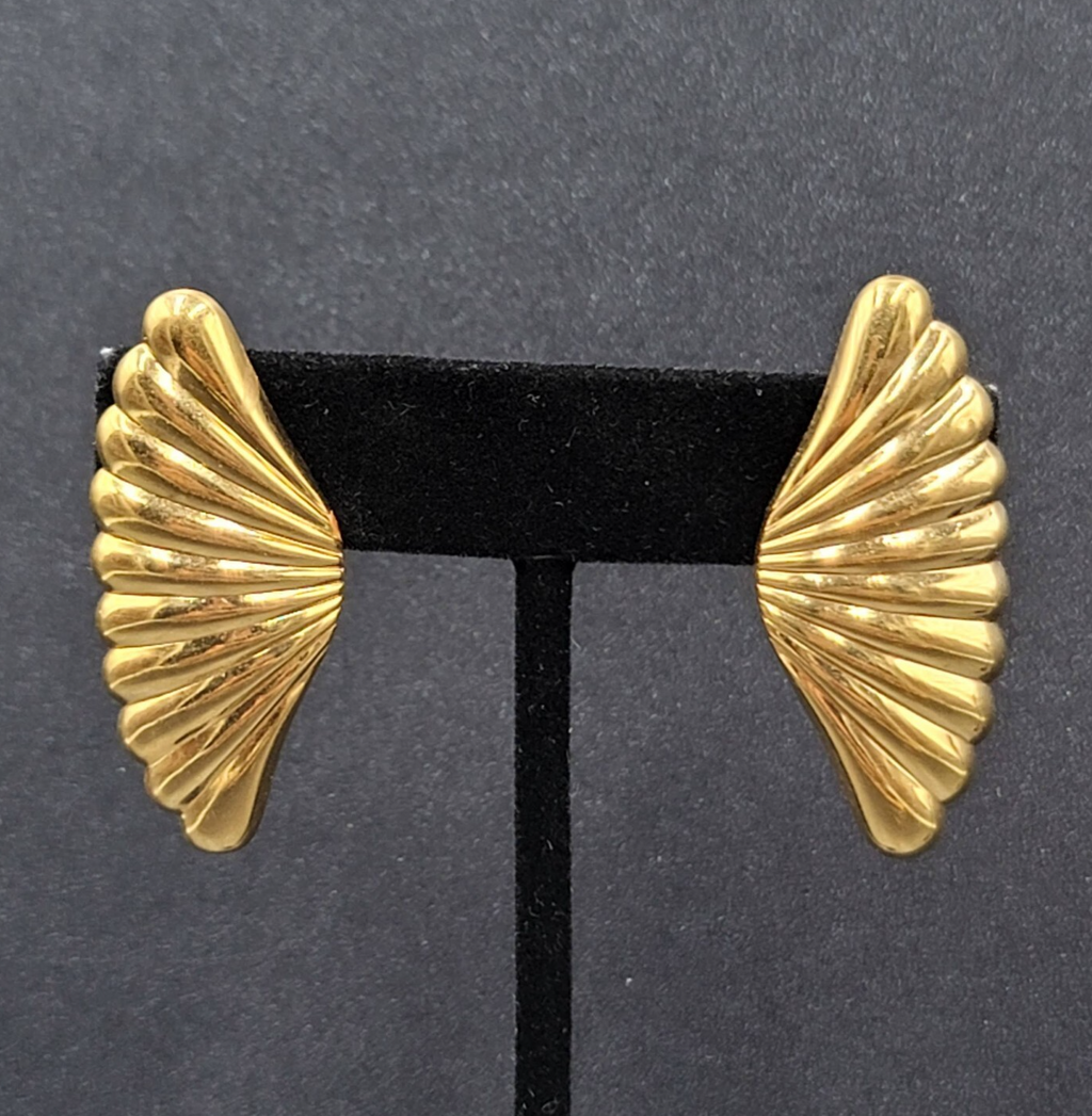 Vintage Clip on Earrings Lightweight Gold tone Plastic Clip 1 5/8"