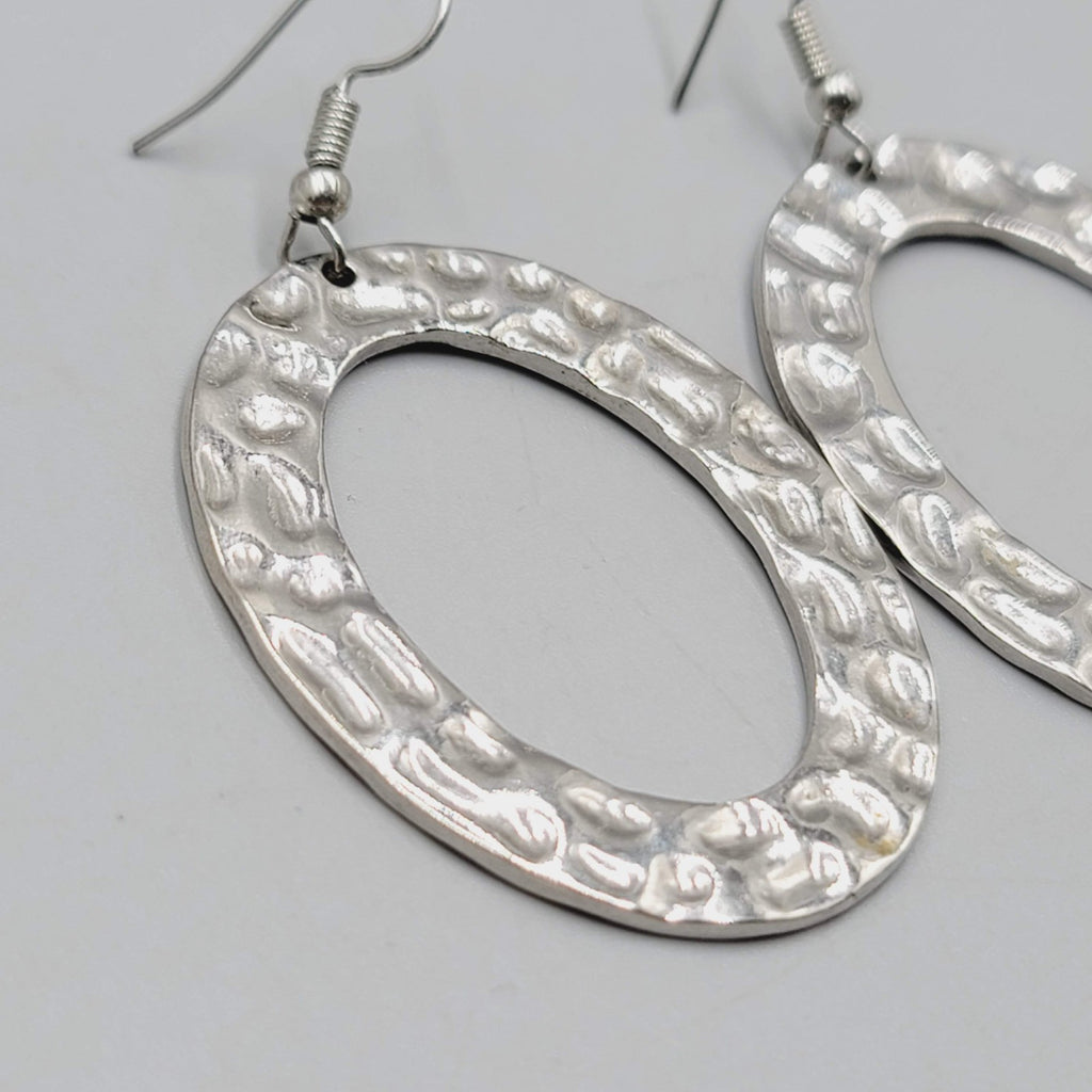 Open Oval Dangle Pierced Earrings Hammered Metal Silver tone 1.75"