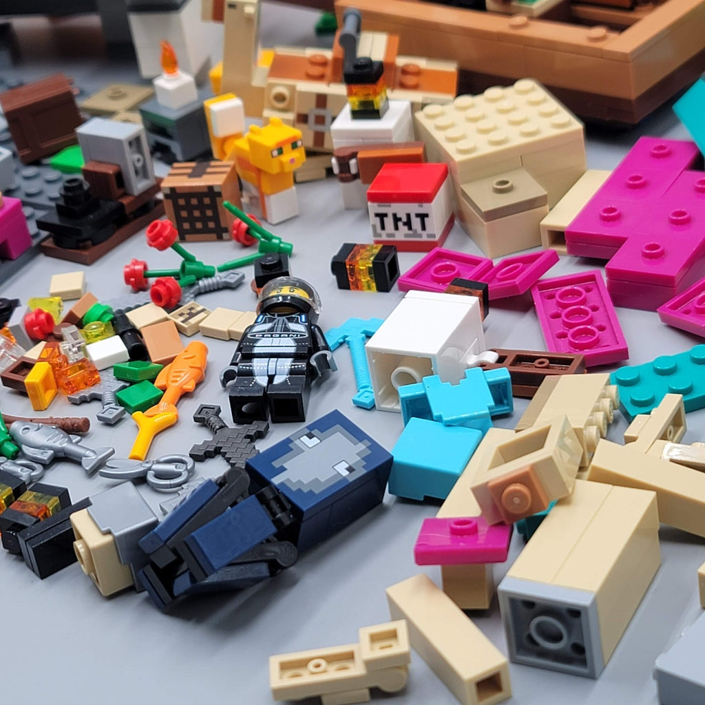 LEGO Loose Brick Lot Over 2.5 Pounds Mostly Minecraft