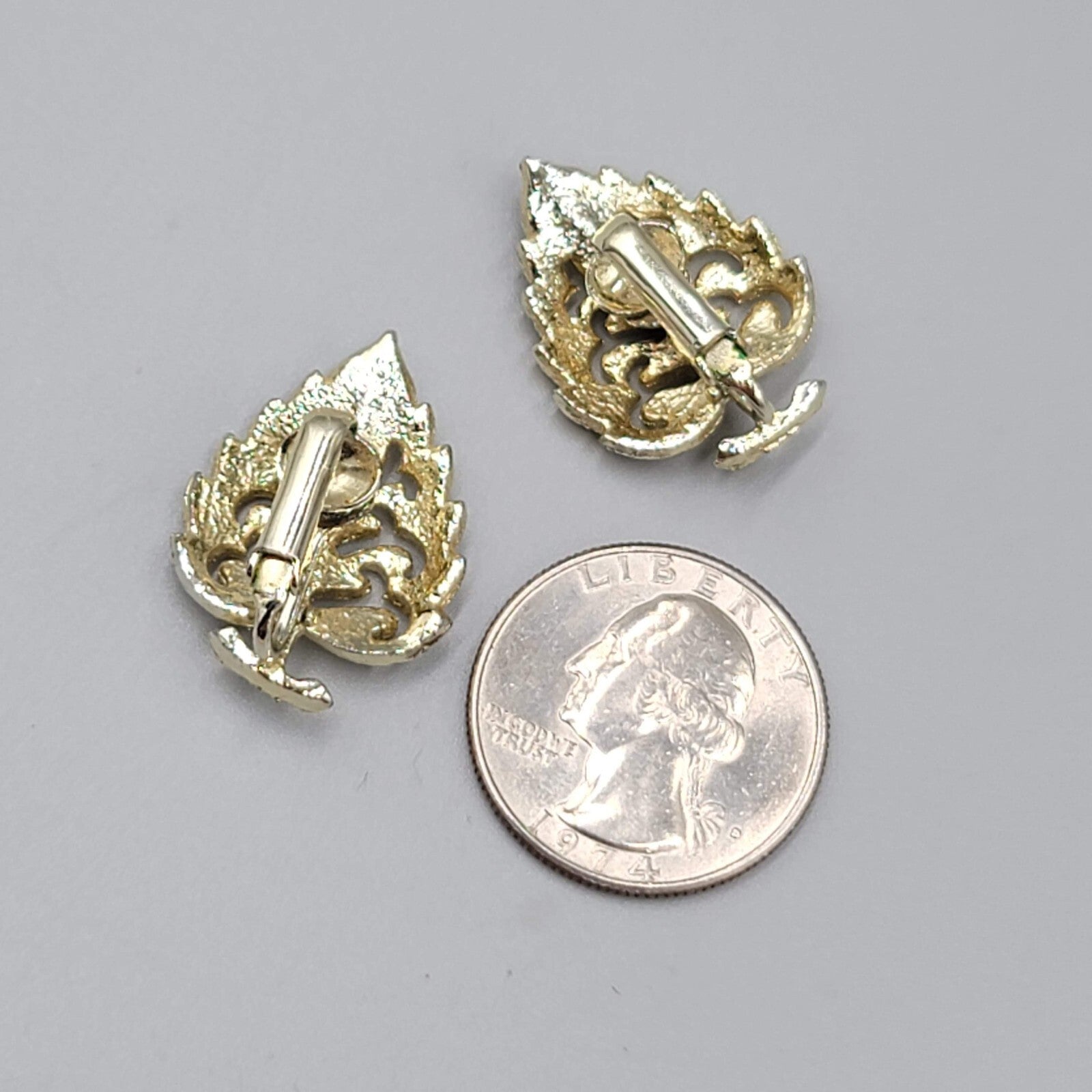 Vintage Aspen Leaf Clip on Earrings Light Gold tone 1"