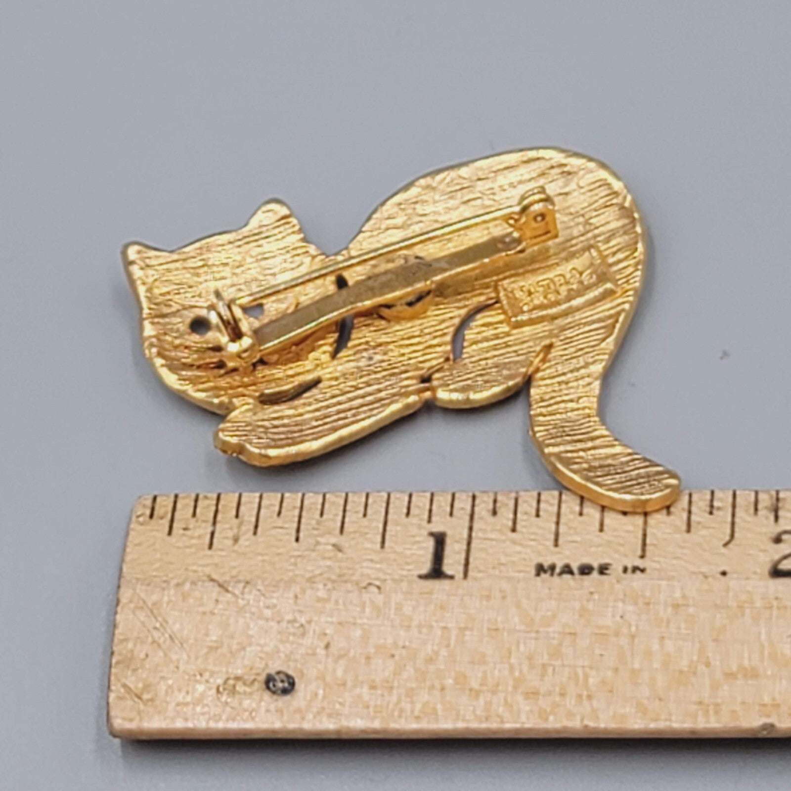 Ultra Craft Signed Cat Pin Gold Tone Brooch Vintage