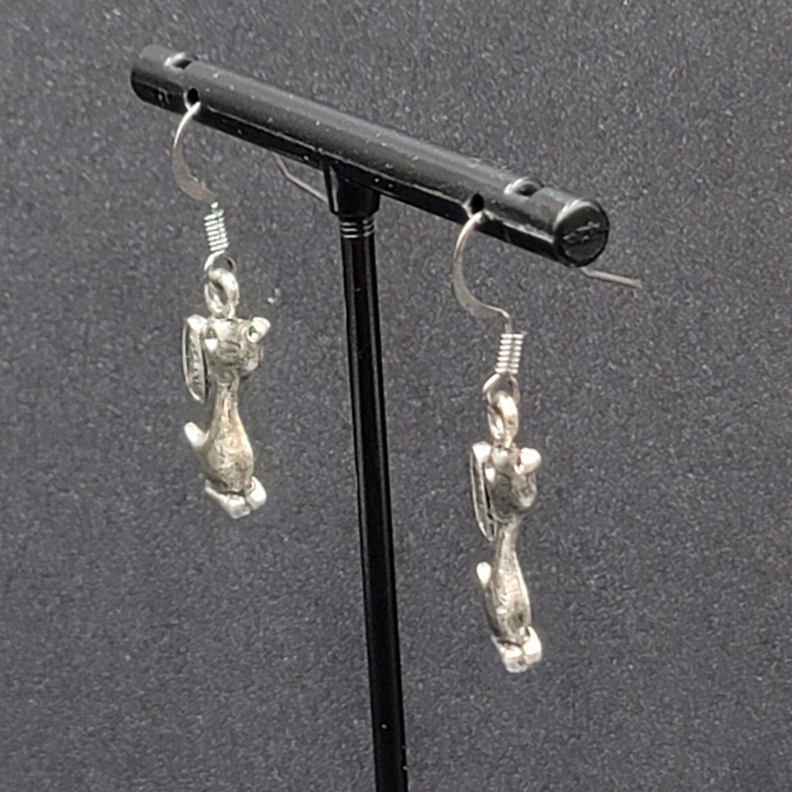 Beagle Dog Pierced Earrings Silver tone Dangle 3/4"
