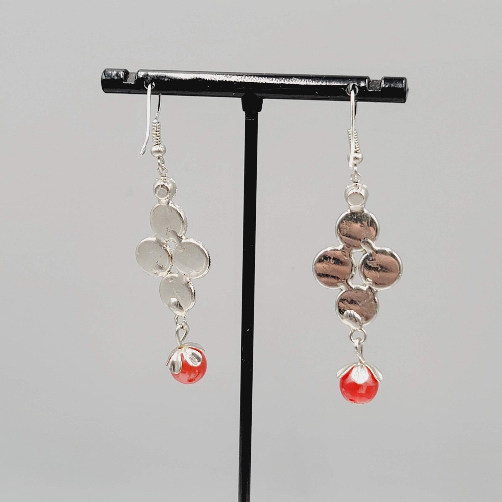Red Rivoli Rhinestone Pierced Earrings Silver tone Dangle 1.75"