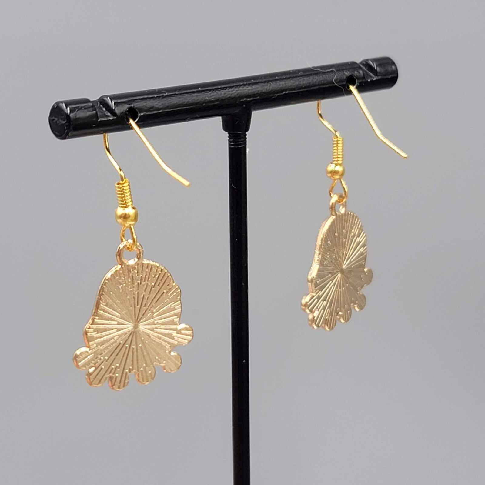 Christmas Elf Pierced Earrings Enamel Gold tone Dangle 3/4" New