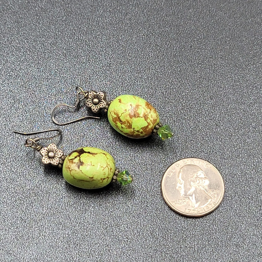 Pierced Earrings Silver tone Large Green Stone Bead Flower Dangle 1.75"