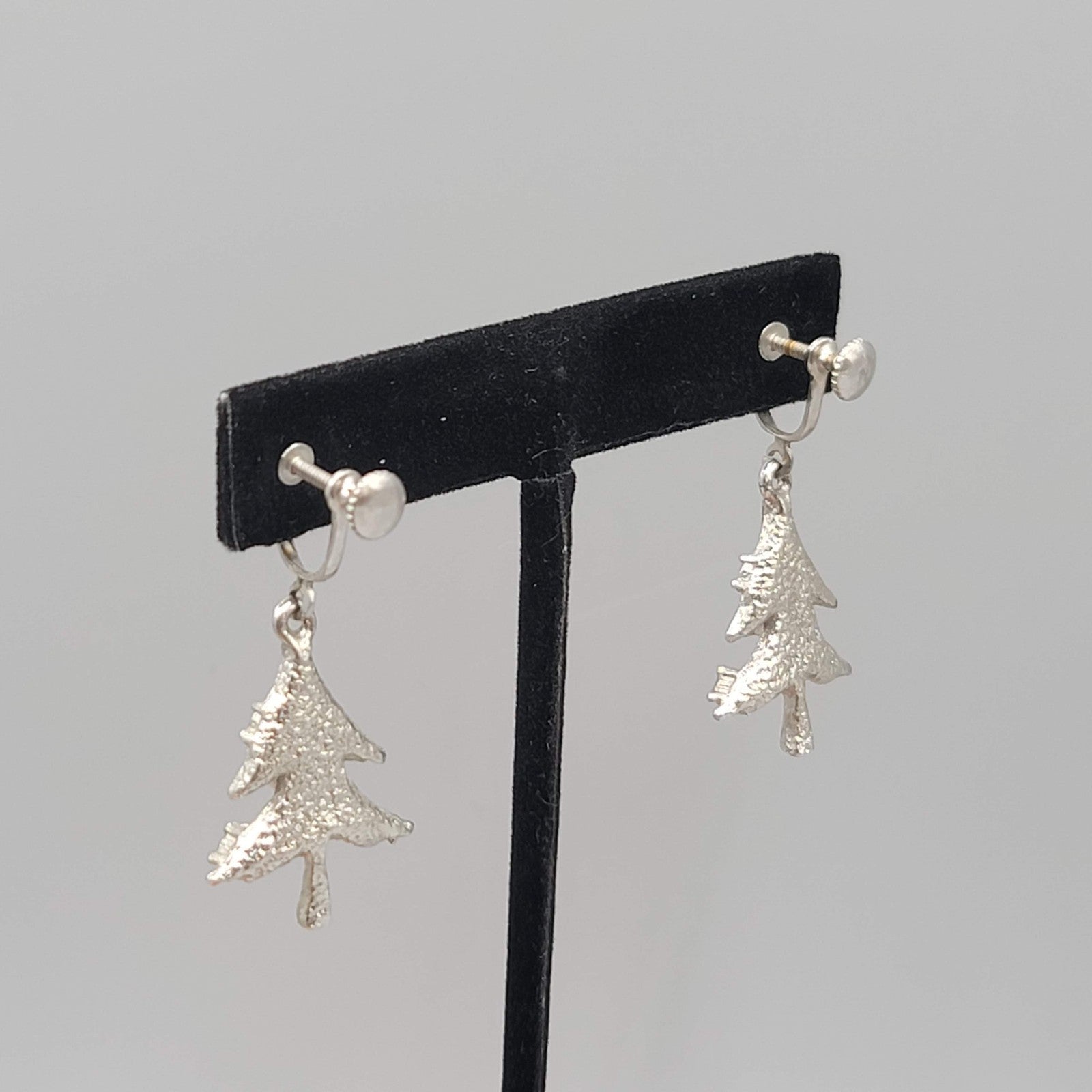 Vtg Christmas Tree Blue Rhinestone Clip on Earrings Silvertone Dangle  1 1/8"