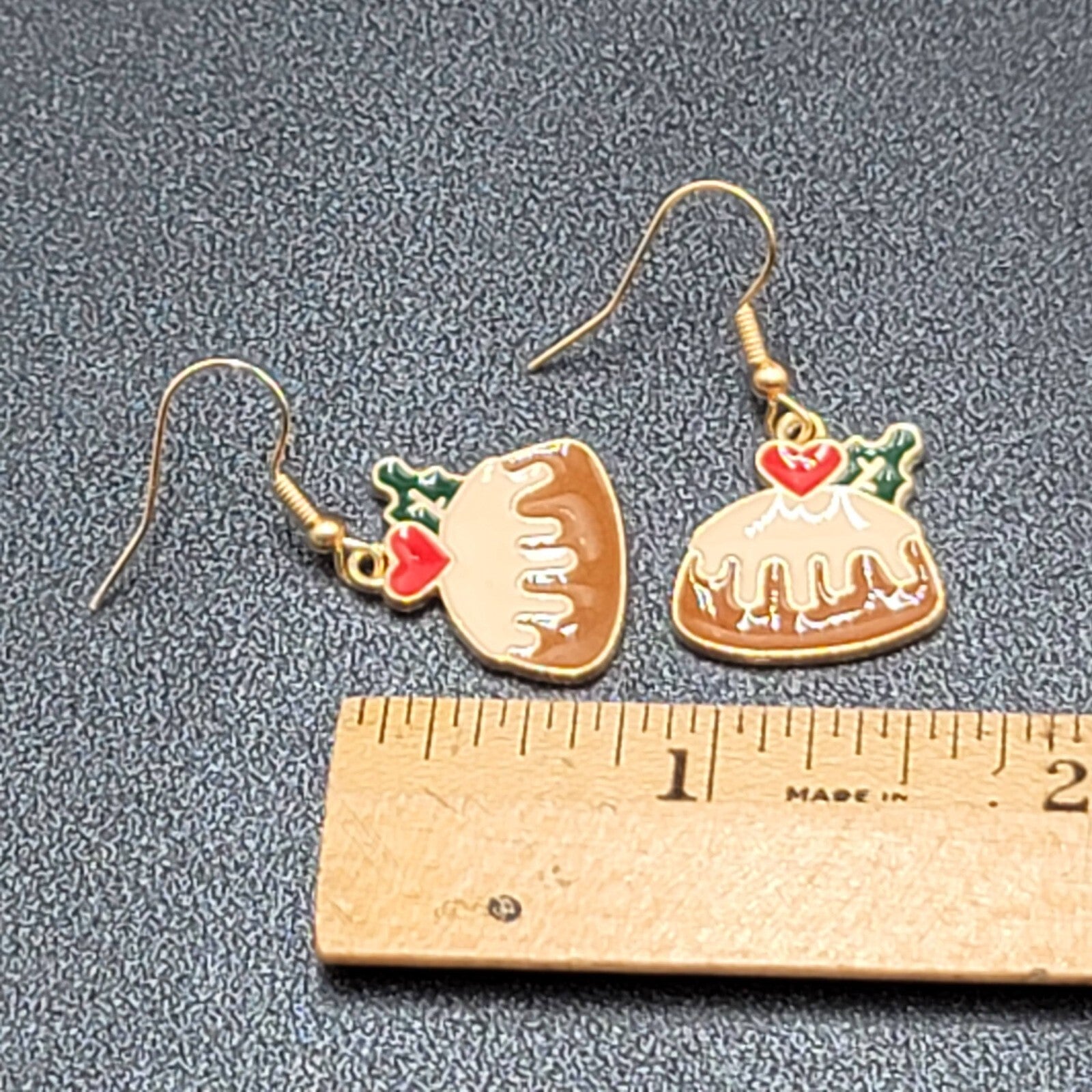 Bundt Cake Pierced Earrings Gold tone Dangle Enamel Sweet Treat 3/4"