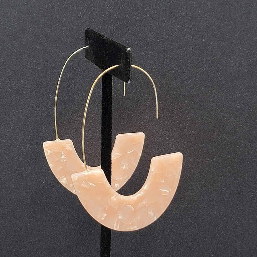 Pierced Earrings Gold tone Pink Pearloid Resin Statement Hoops 2.75"