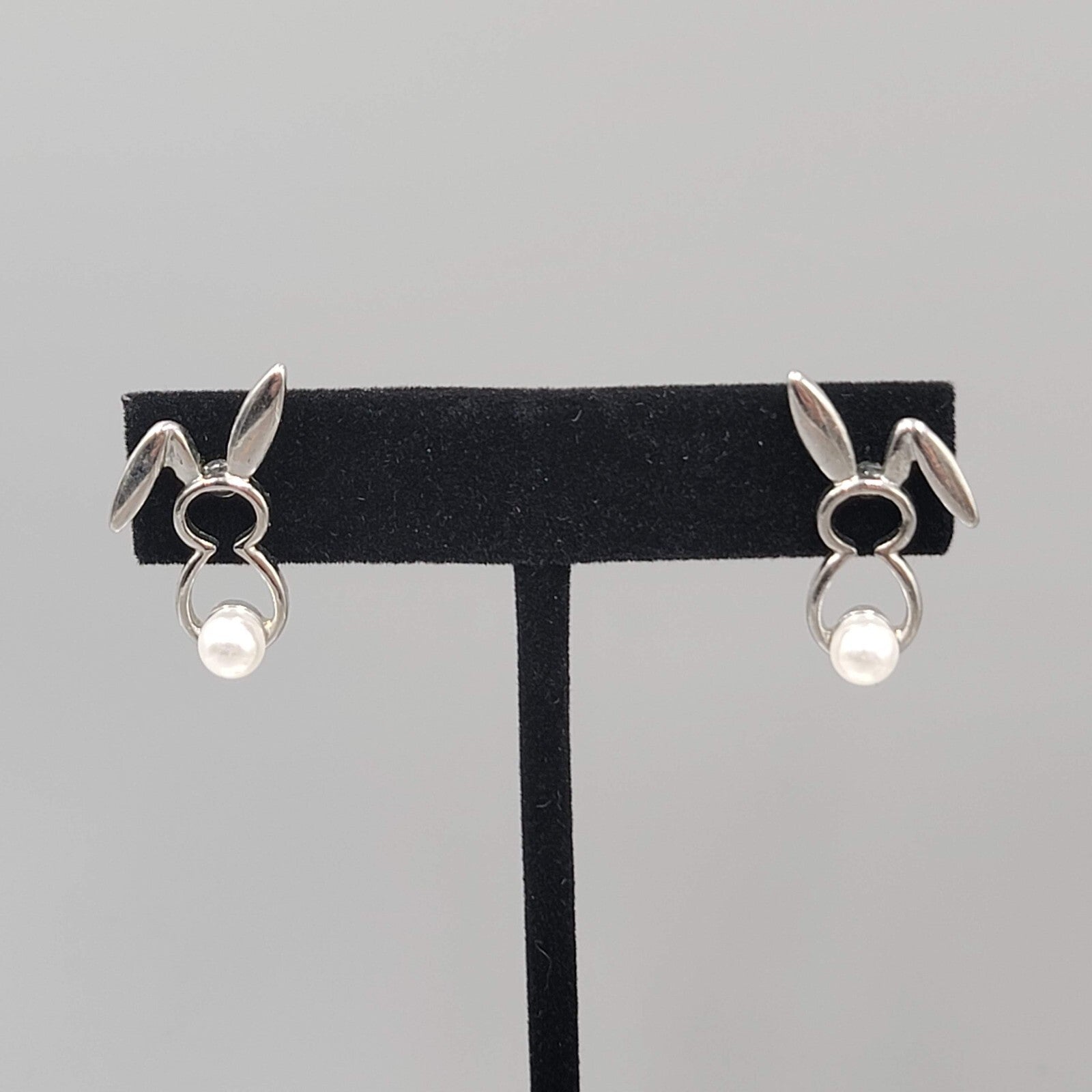 Bunny Rabbit Pierced Earrings Silver tone White Bead Tale Drop 1"