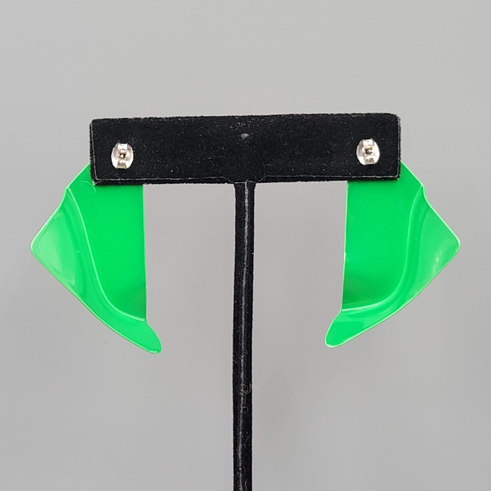 Vintage Green Enamel Statement Drop Pierced Earrings 80s 1 7/8"