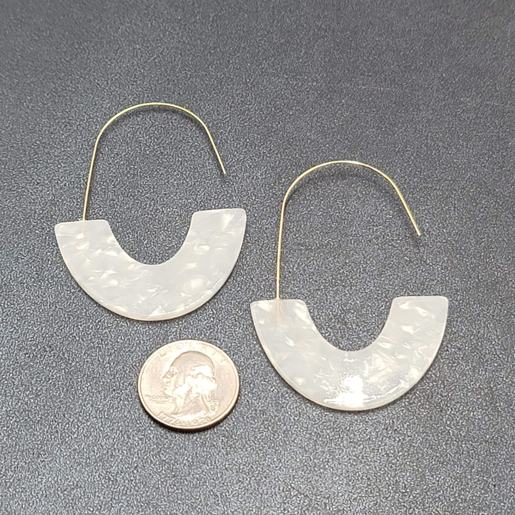 Pierced Earrings Gold tone Hook White Pearloid Resin Statement Dangle 2.75"