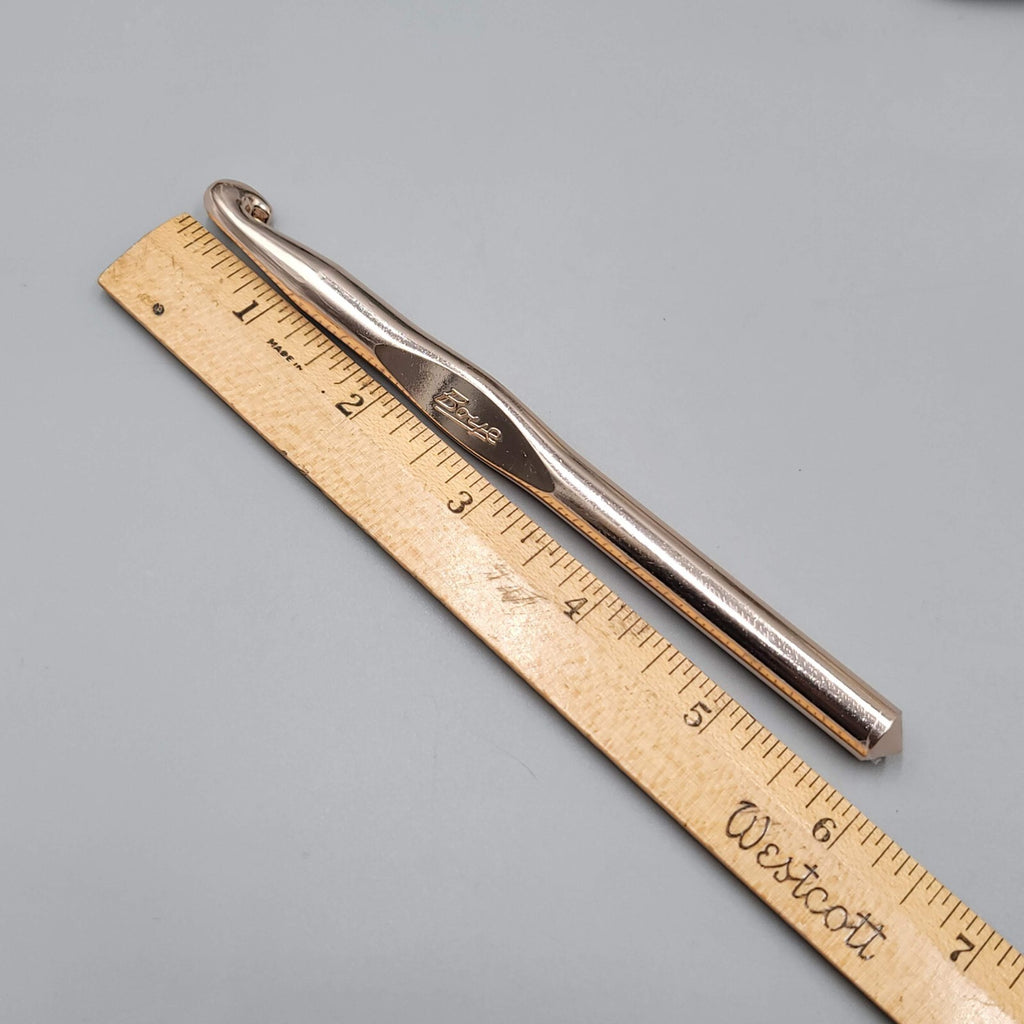 BOYE Crochet Hook Size N/15 10.0MM Pink Metal