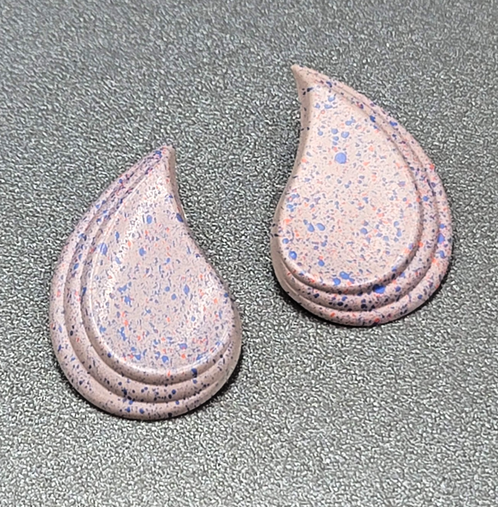 Vintage Pierced Earrings Purple Speckle Enamel Paisley Teardrop 1.5"