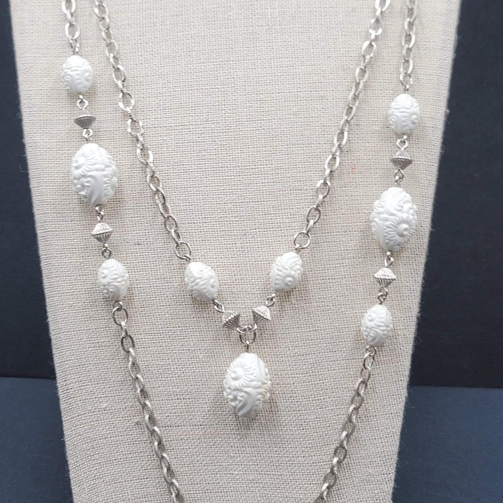 Vtg White Carved Bead Necklace Sarah Cov Summer Flirt Chain Silver tone Set of 2