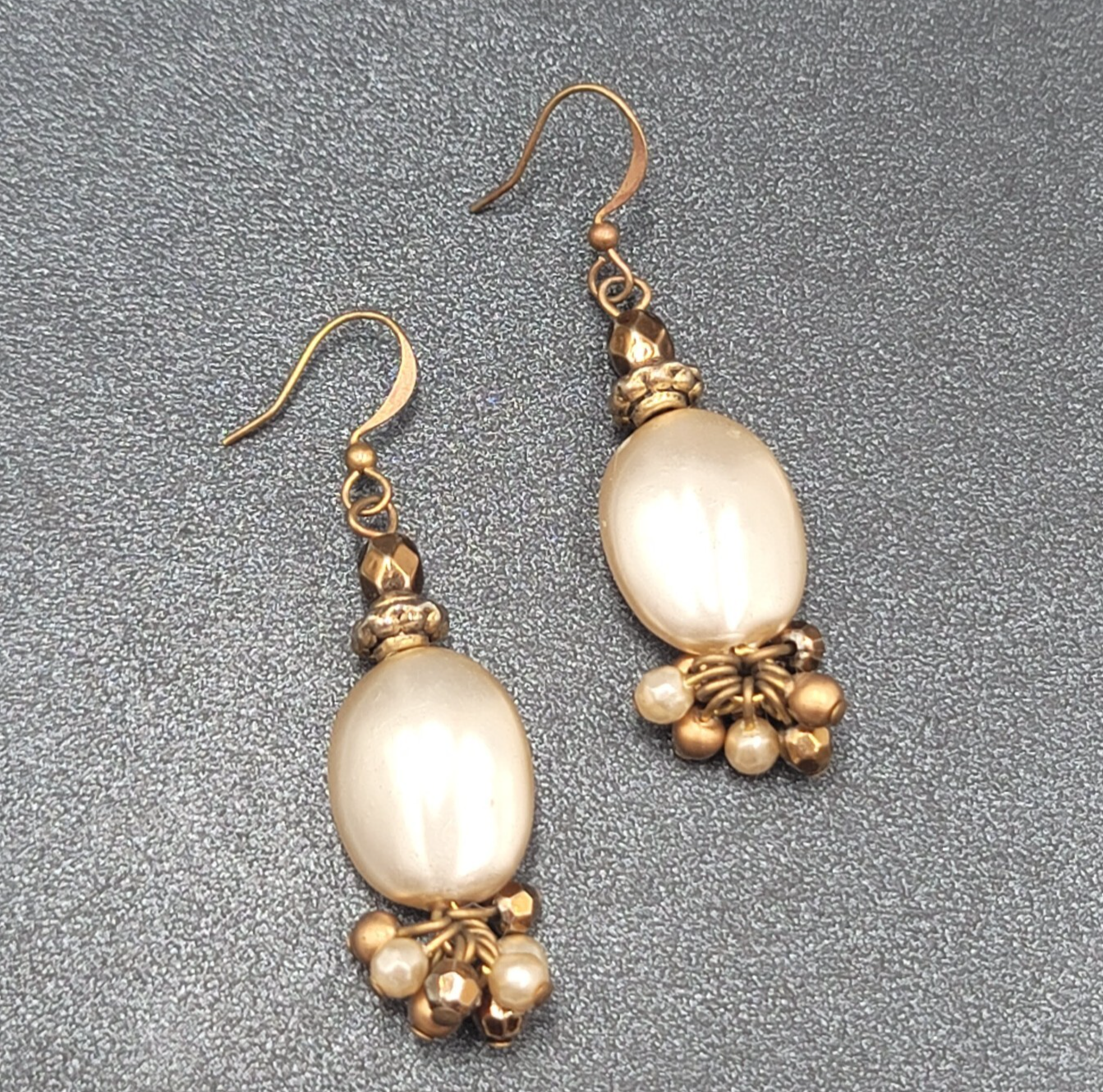 Pierced Earrings Copper tone Faux Pearl Beaded Dangle 1.5"