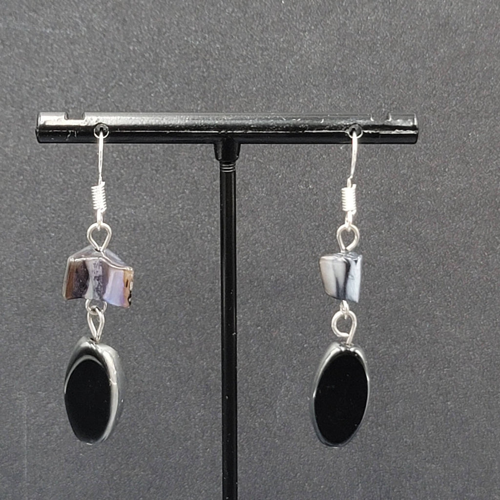 Pierced Earrings Silver tone Black Glass Bead Shell Beads Dangle 1.5"
