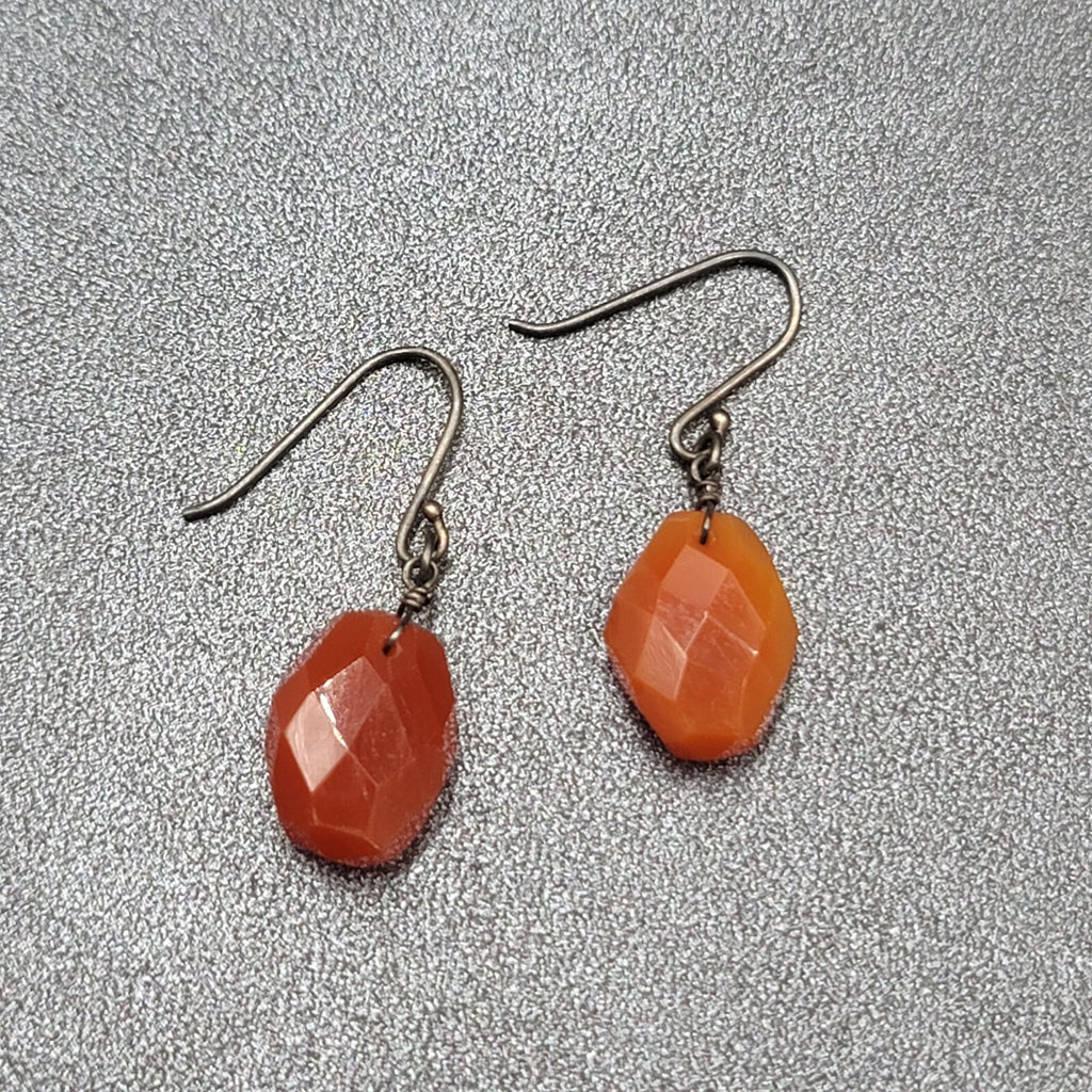 Pierced Earrings Carnelian Faceted Stone Bead Black Metal Dangle 5/8"