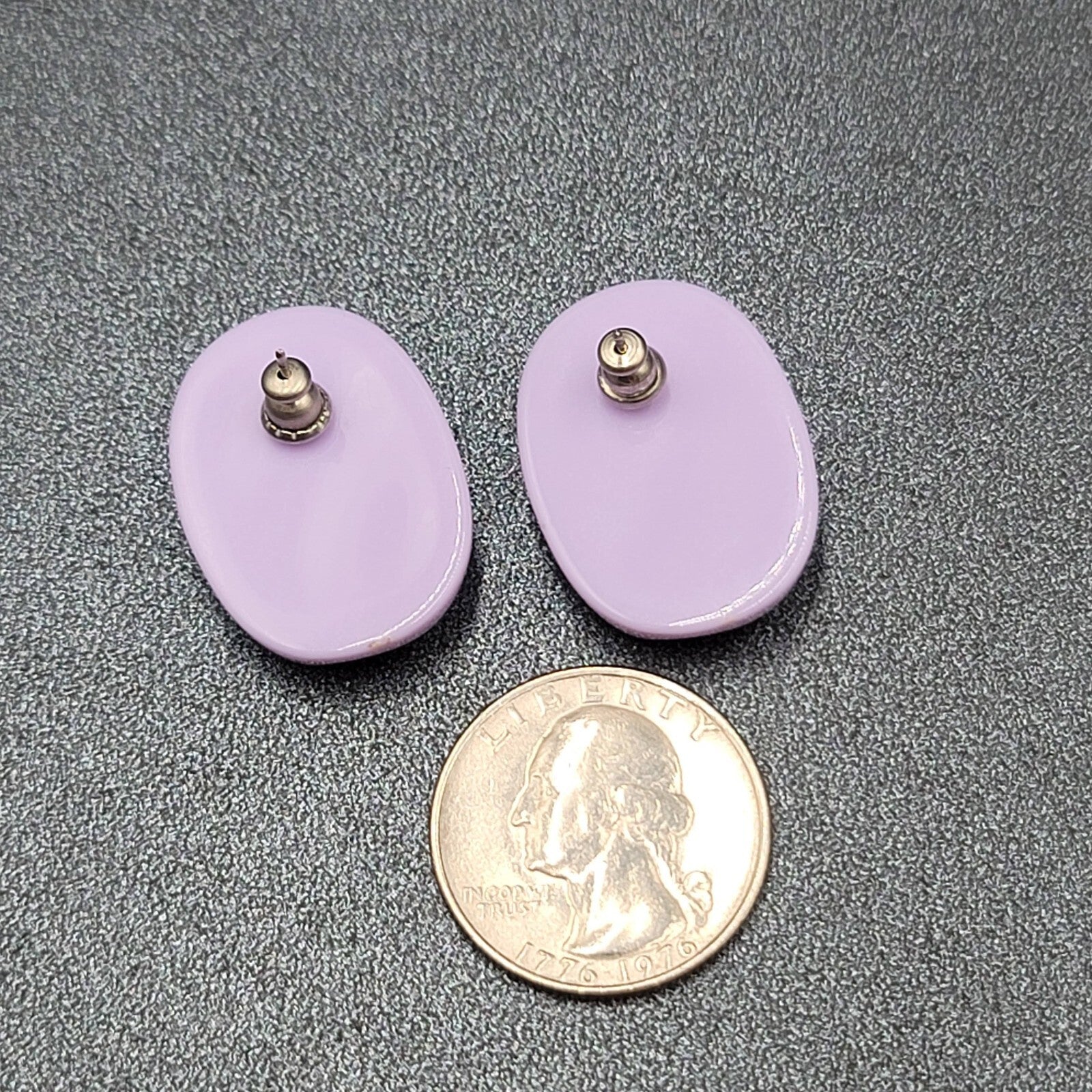 Vintage Pierced Earrings Acrylic Lavender Purple Wavy Drop 1"