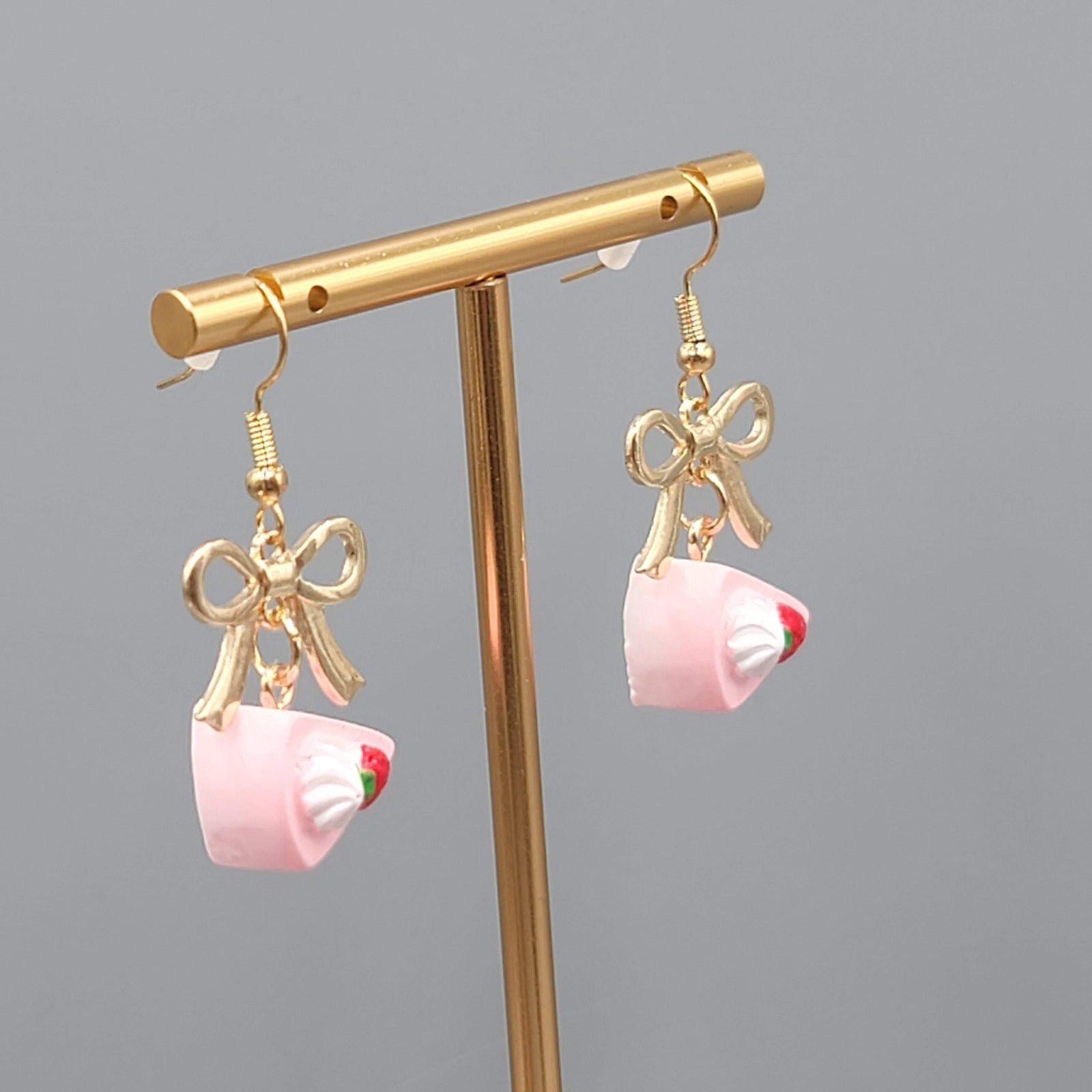 Strawberry Shortcake Slice Pierced Earrings Dangle Bow Gold Tone Cake 1"